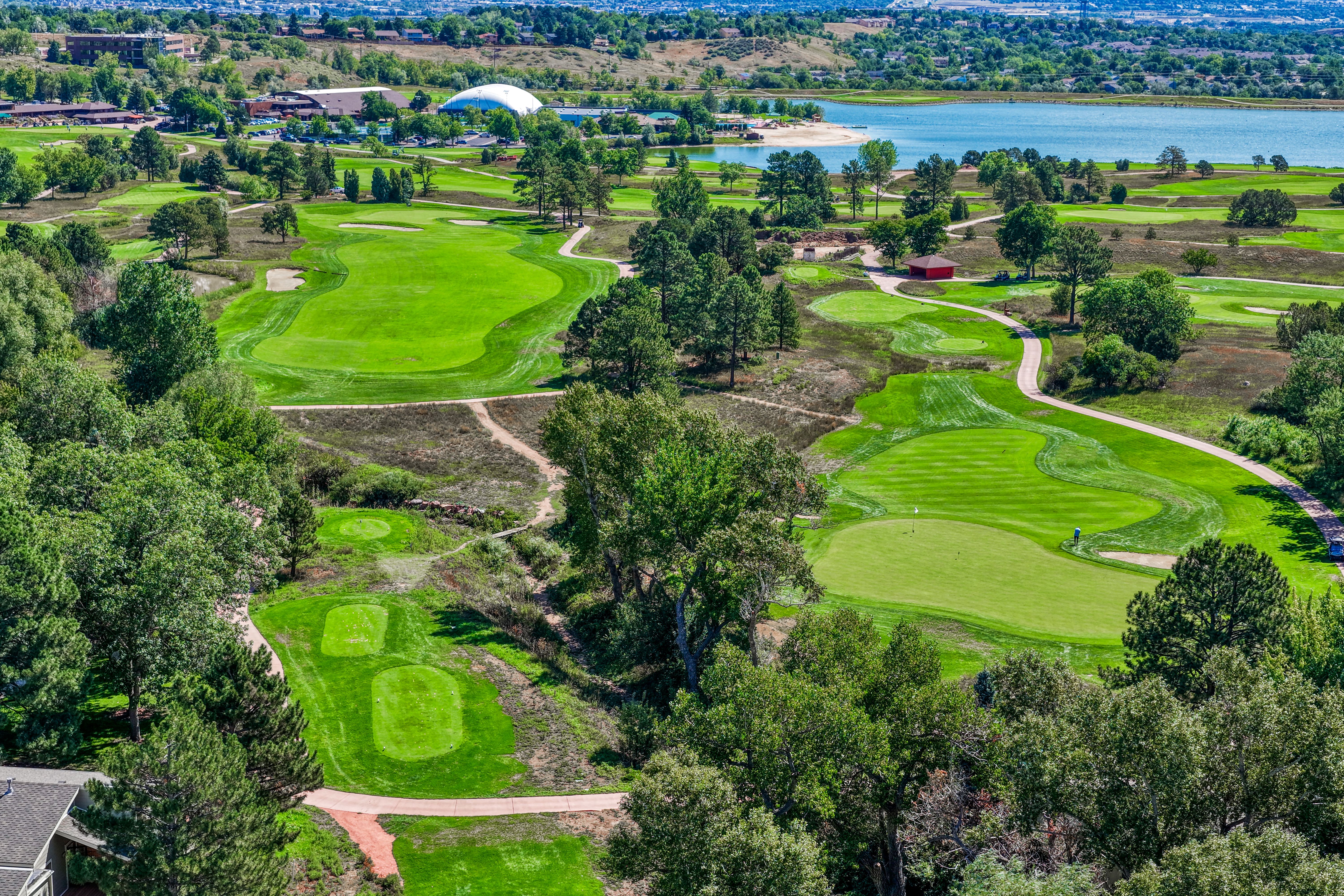  Overlooking the Golf Course with Mountain Views - 物件實景