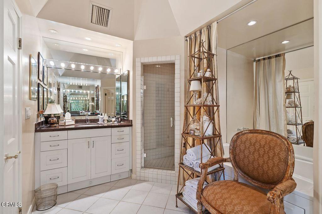 Pasadena, California, 91105, United States, 3 Bedrooms Bedrooms, ,2 BathroomsBathrooms,Residential,For Sale,1941777