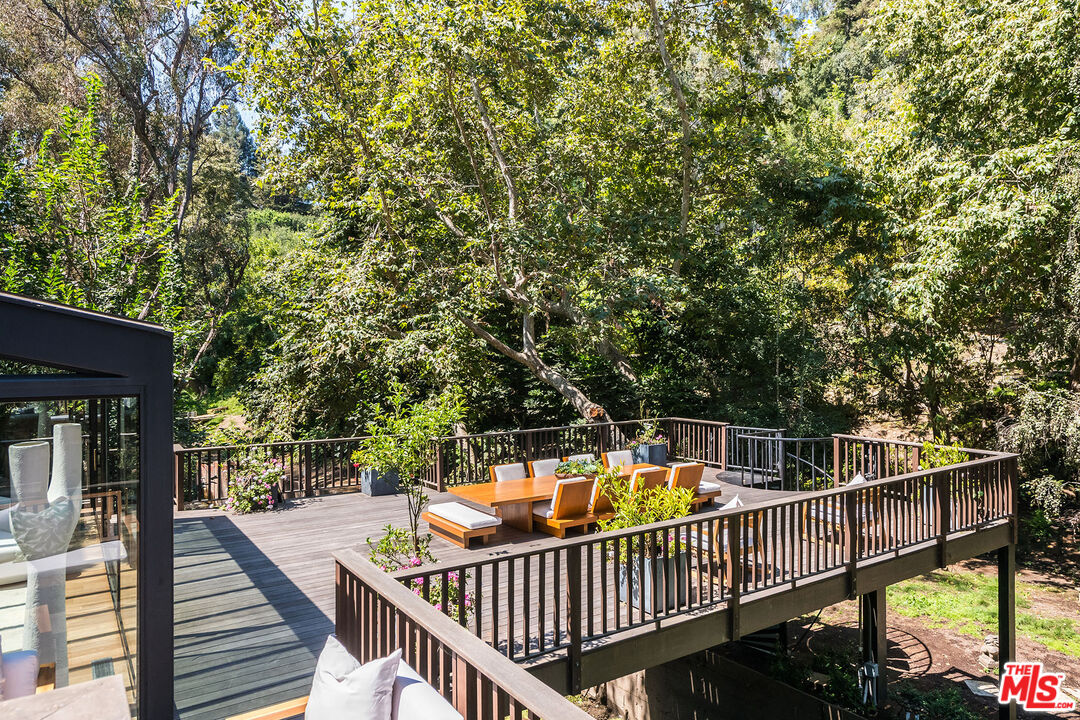 Santa Monica, California, 90402, United States, 7 Bedrooms Bedrooms, ,7 BathroomsBathrooms,Residential,For Sale,1940009