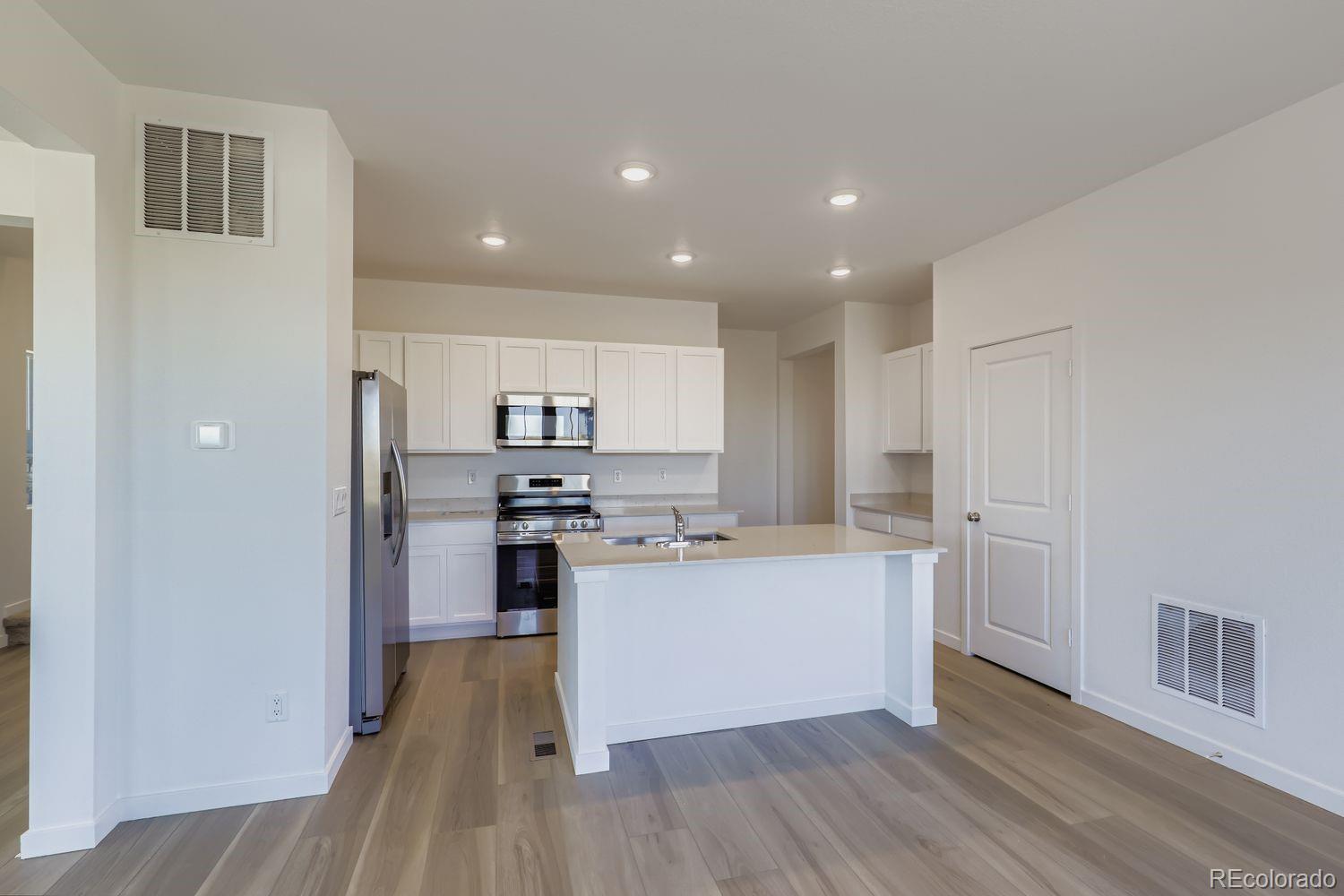 Thornton, Colorado, 80602, United States, 4 Bedrooms Bedrooms, ,2 BathroomsBathrooms,Residential,For Sale,1950890