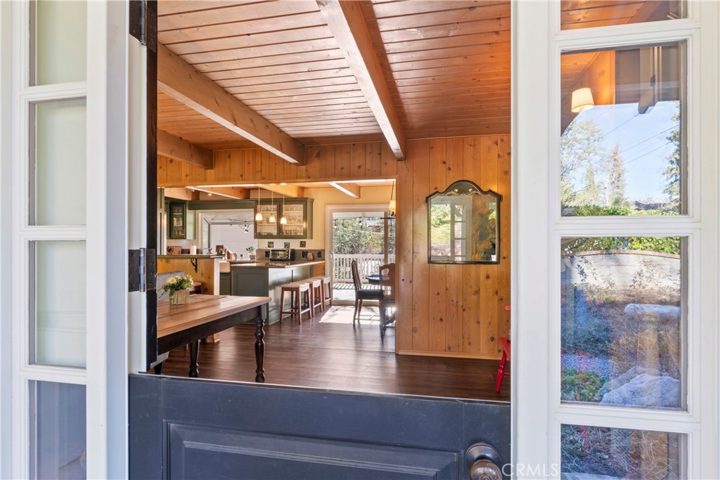 Lake Arrowhead, California, 92352, United States, 4 Bedrooms Bedrooms, ,2 BathroomsBathrooms,Residential,For Sale,2003409