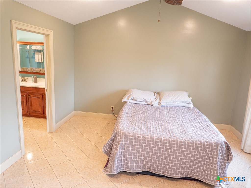 Victoria, Texas, 77905, United States, 5 Bedrooms Bedrooms, ,4 BathroomsBathrooms,Residential,For Sale,1989033