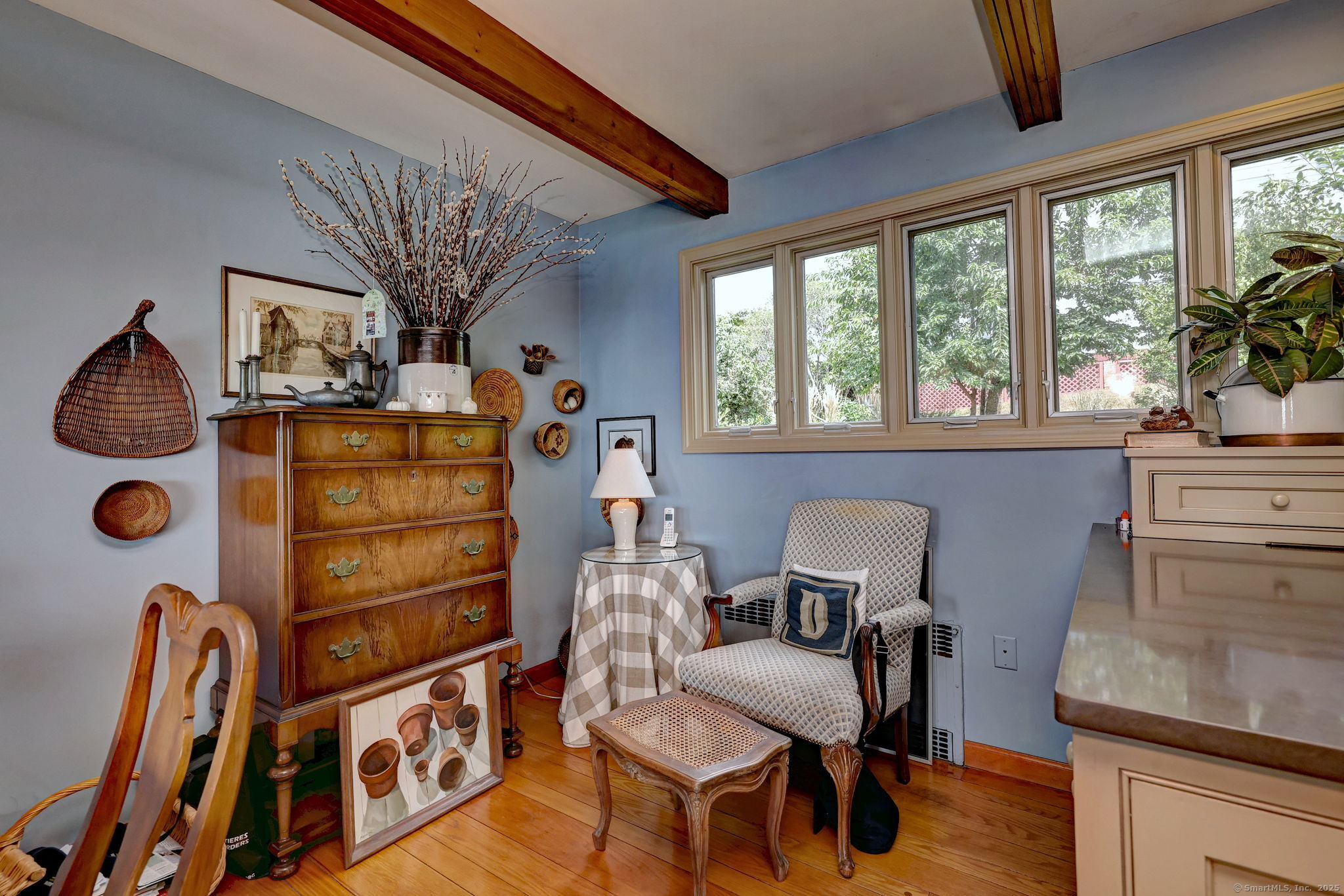 Milford, Connecticut, 06460, United States, 3 Bedrooms Bedrooms, ,2 BathroomsBathrooms,Residential,For Sale,1918107