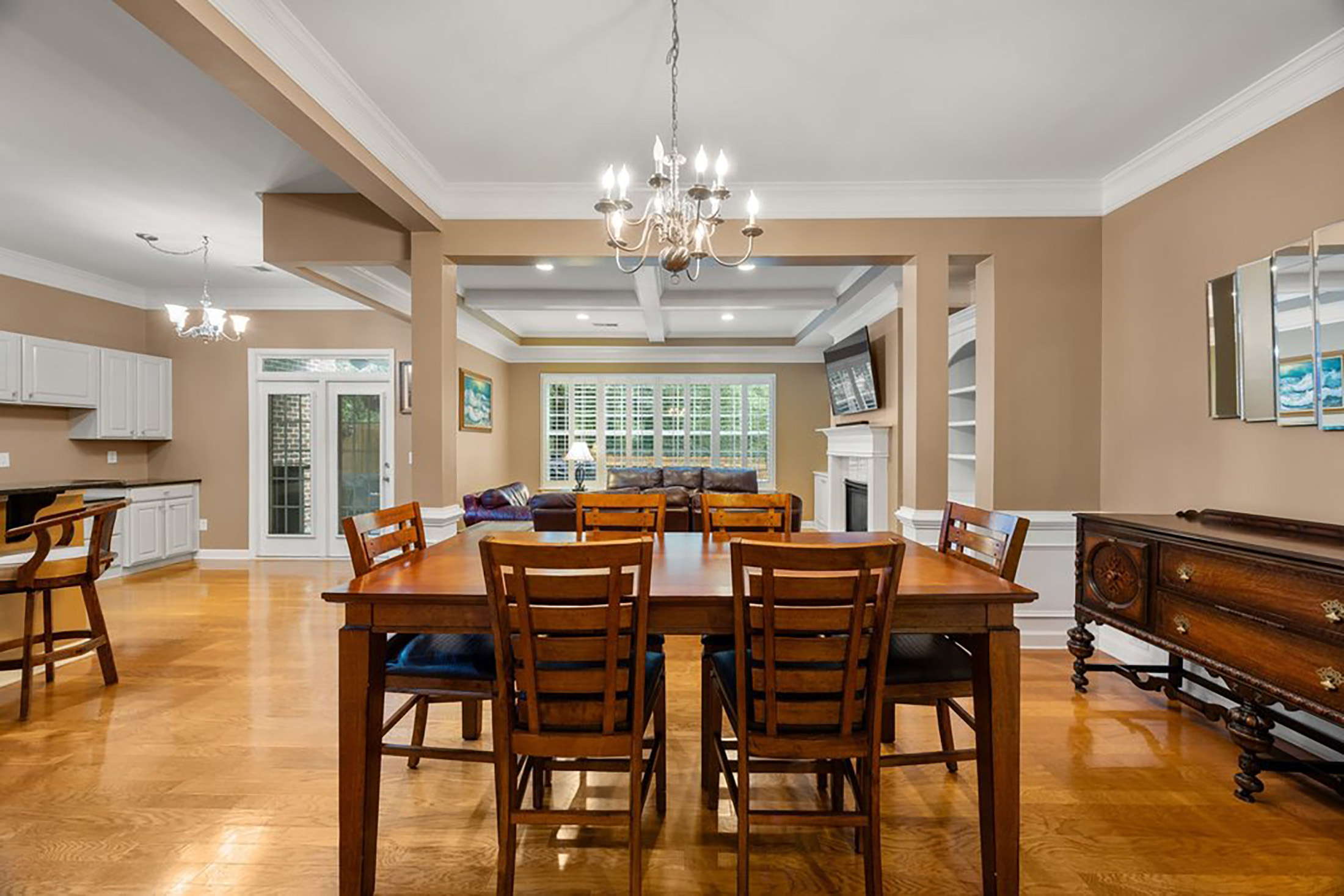  Turnkey Living in Gated Townhome Community - 物件實景