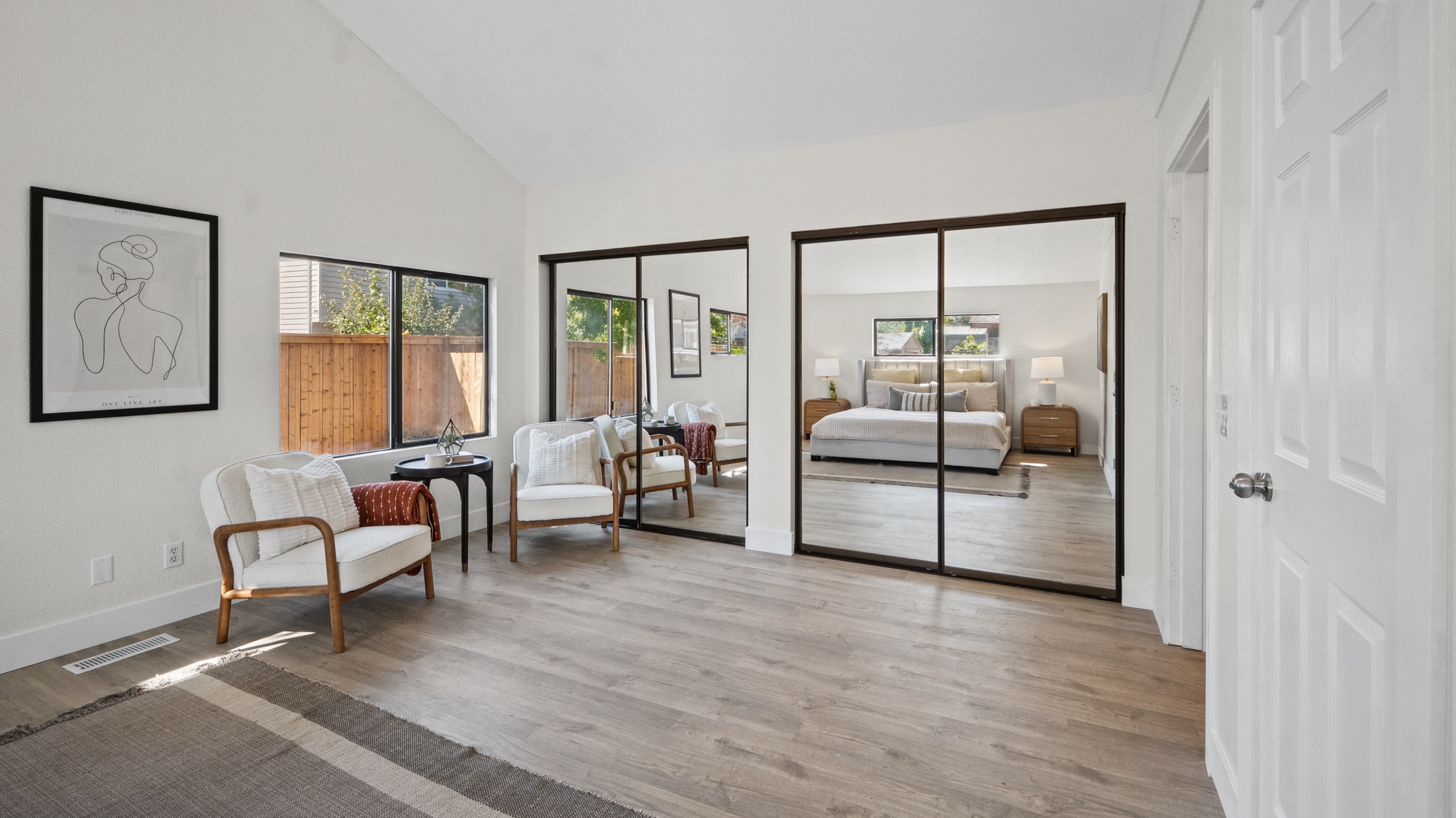  Updated Open Floor Plan House - 物件實景