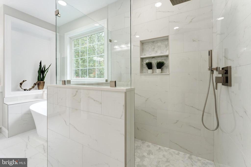 Fairfax, Virginia, 22033, United States, 6 Bedrooms Bedrooms, ,6 BathroomsBathrooms,Residential,For Sale,1973786