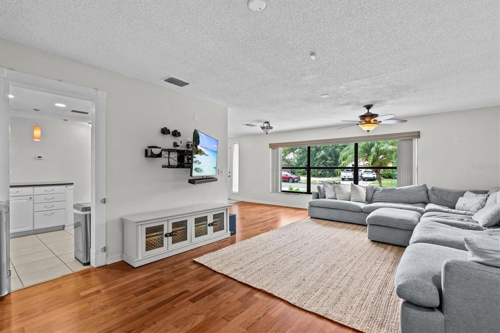 Tarpon Springs, Florida, 34689, United States, 3 Bedrooms Bedrooms, ,2 BathroomsBathrooms,Residential,For Sale,1925047