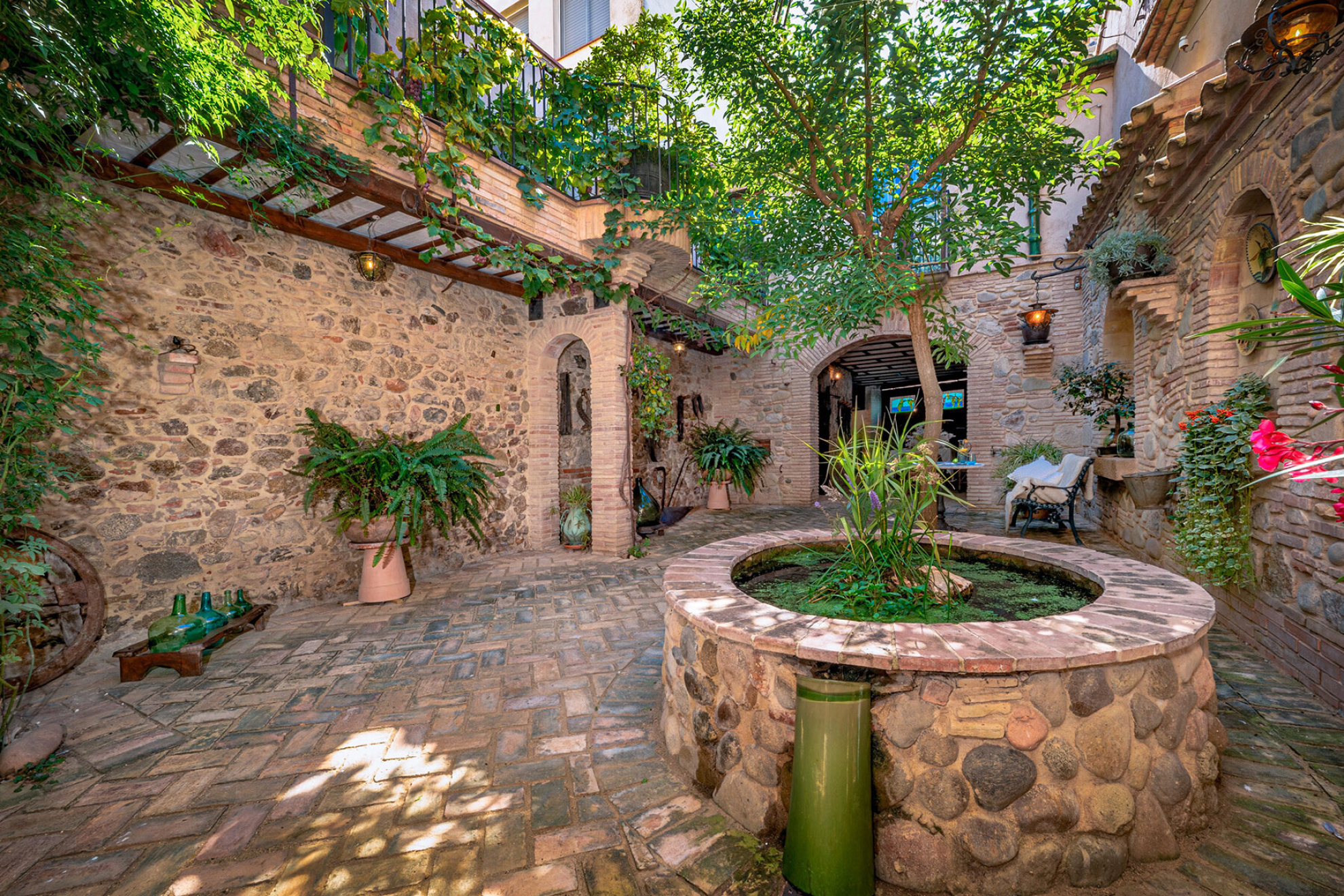 Historic 1887 townhouse with courtyard and a high quality restoration. - 物件實景