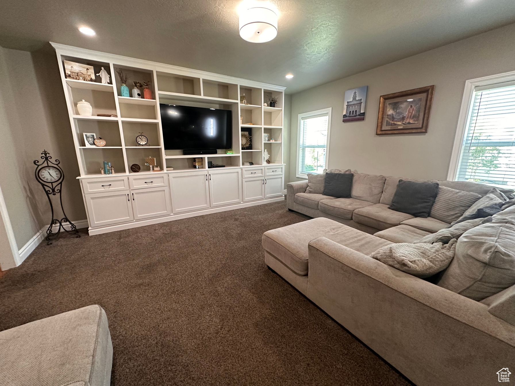 Roosevelt, Utah, 84066, United States, 6 Bedrooms Bedrooms, ,3 BathroomsBathrooms,Residential,For Sale,1976583