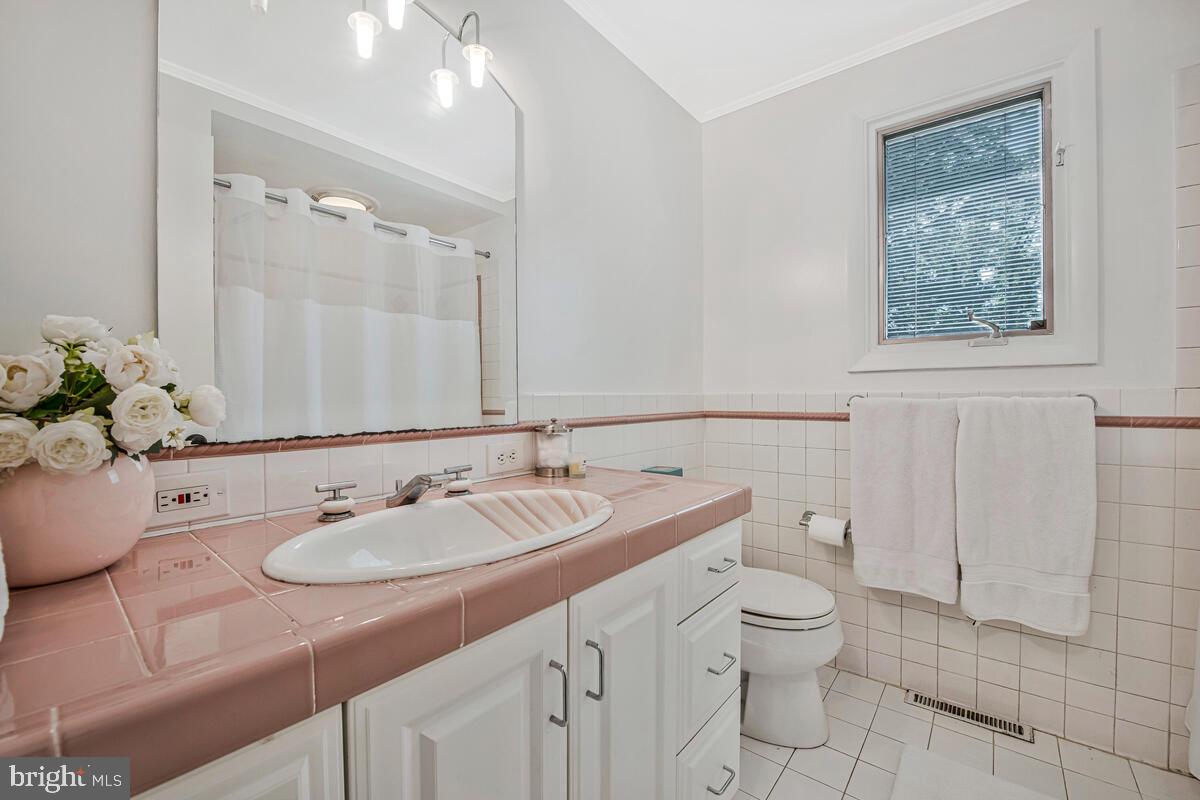 Laurel, Maryland, 20708, United States, 4 Bedrooms Bedrooms, ,3 BathroomsBathrooms,Residential,For Sale,1900760