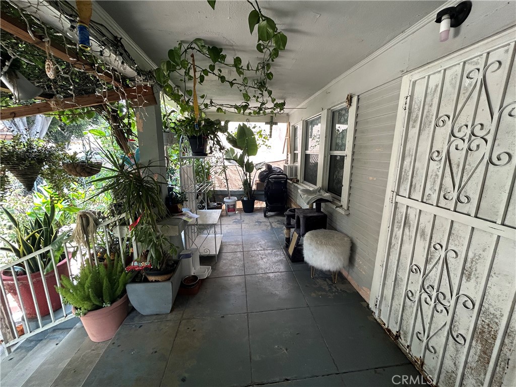 Los Angeles, California, 90011, United States, ,Residential,For Sale,1943623