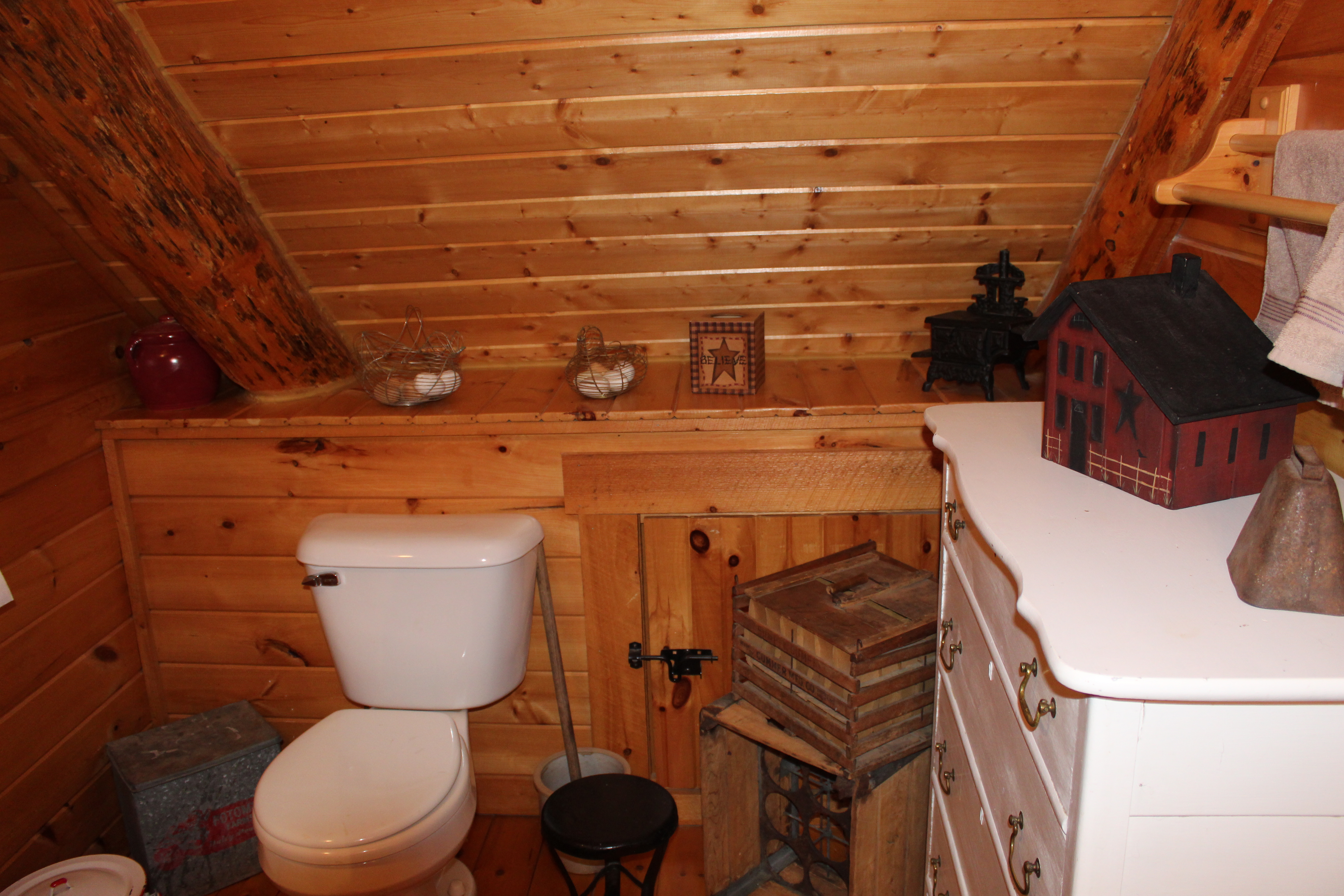 Cumberland, Maryland, 21502, United States, 2 Bedrooms Bedrooms, ,2 BathroomsBathrooms,Residential,For Sale,1943159