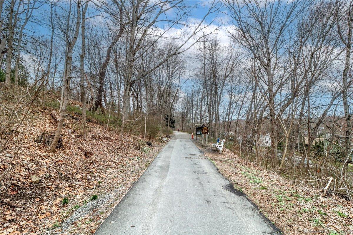 Trumbull, Connecticut, 06611, United States, 4 Bedrooms Bedrooms, ,3 BathroomsBathrooms,Residential,For Sale,1986058