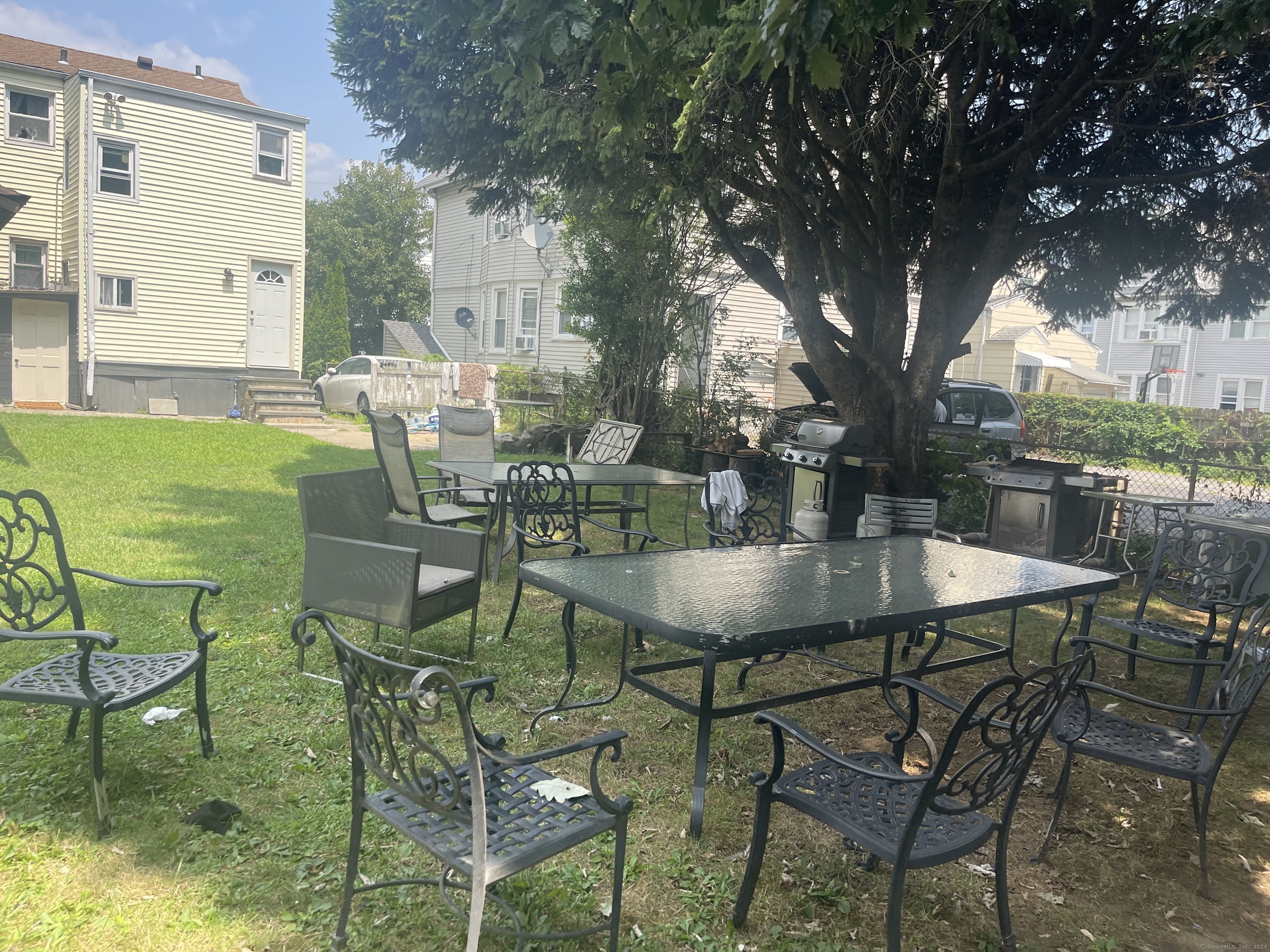 Stamford, Connecticut, 06902, United States, 6 Bedrooms Bedrooms, ,3 BathroomsBathrooms,Residential,For Sale,1982578