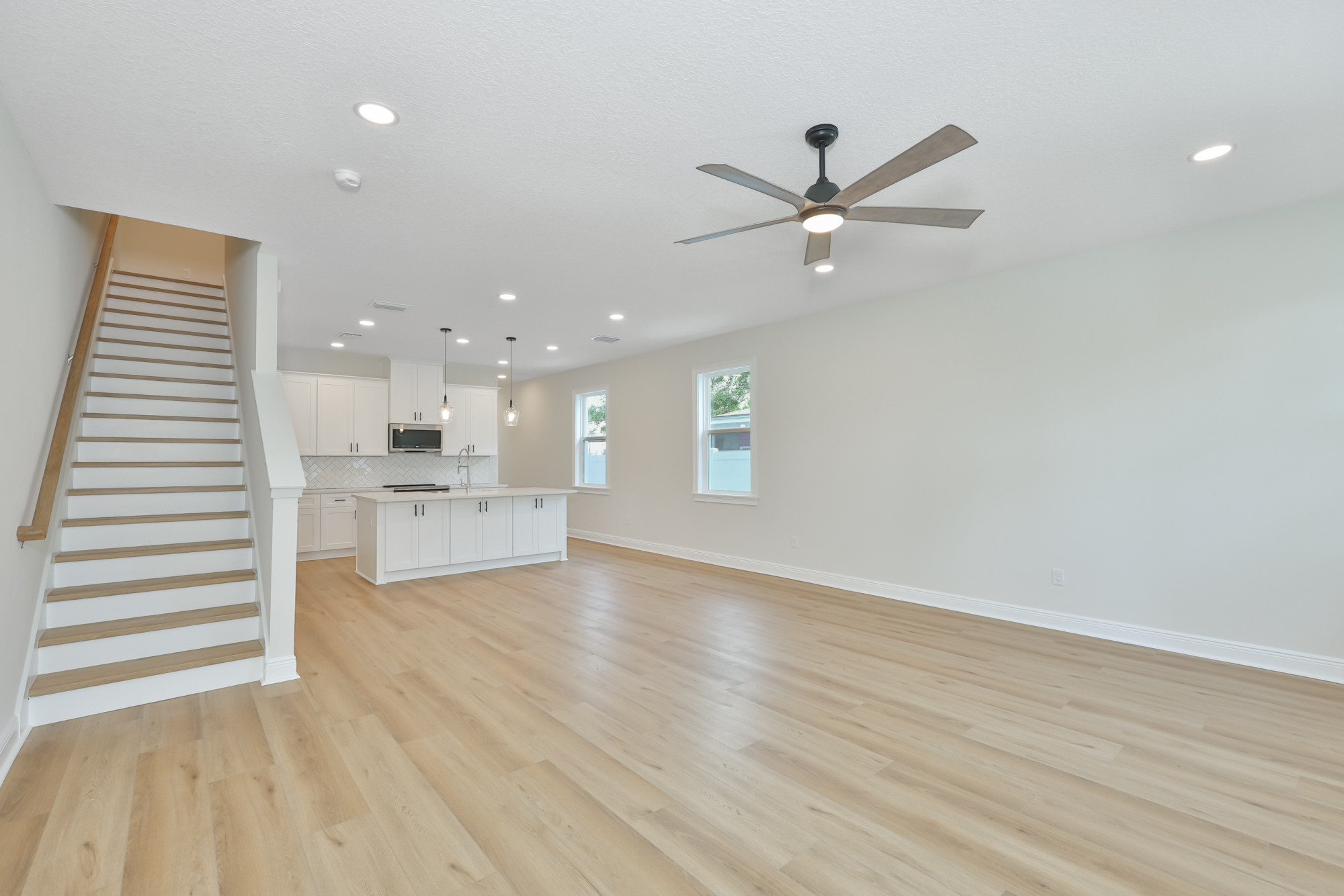 Tampa, Florida, 33607, United States, 3 Bedrooms Bedrooms, ,3 BathroomsBathrooms,Residential,For Sale,2049201