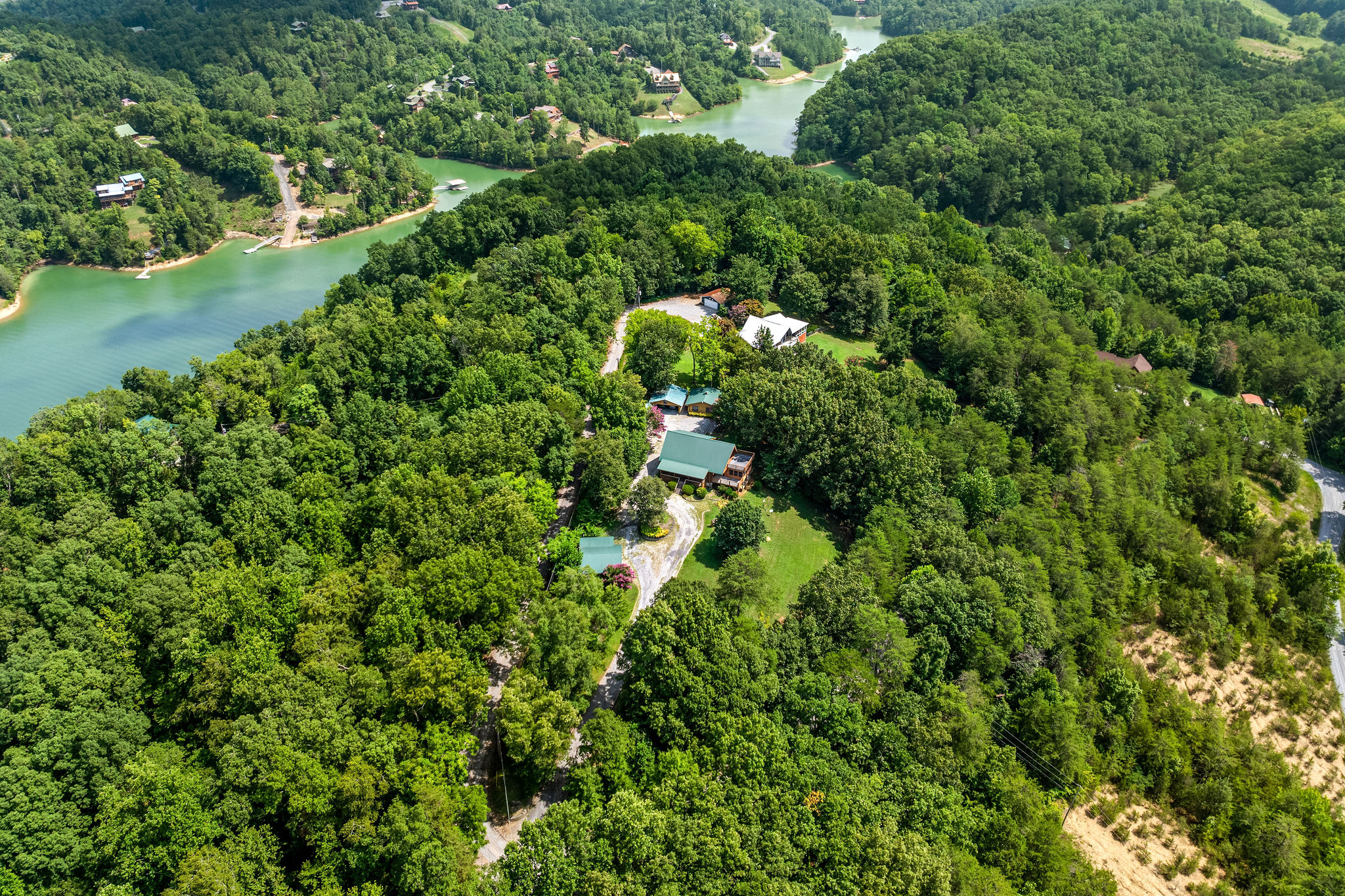 Dandridge, Tennessee, 37725, United States, 2 Bedrooms Bedrooms, ,2 BathroomsBathrooms,Residential,For Sale,1928860
