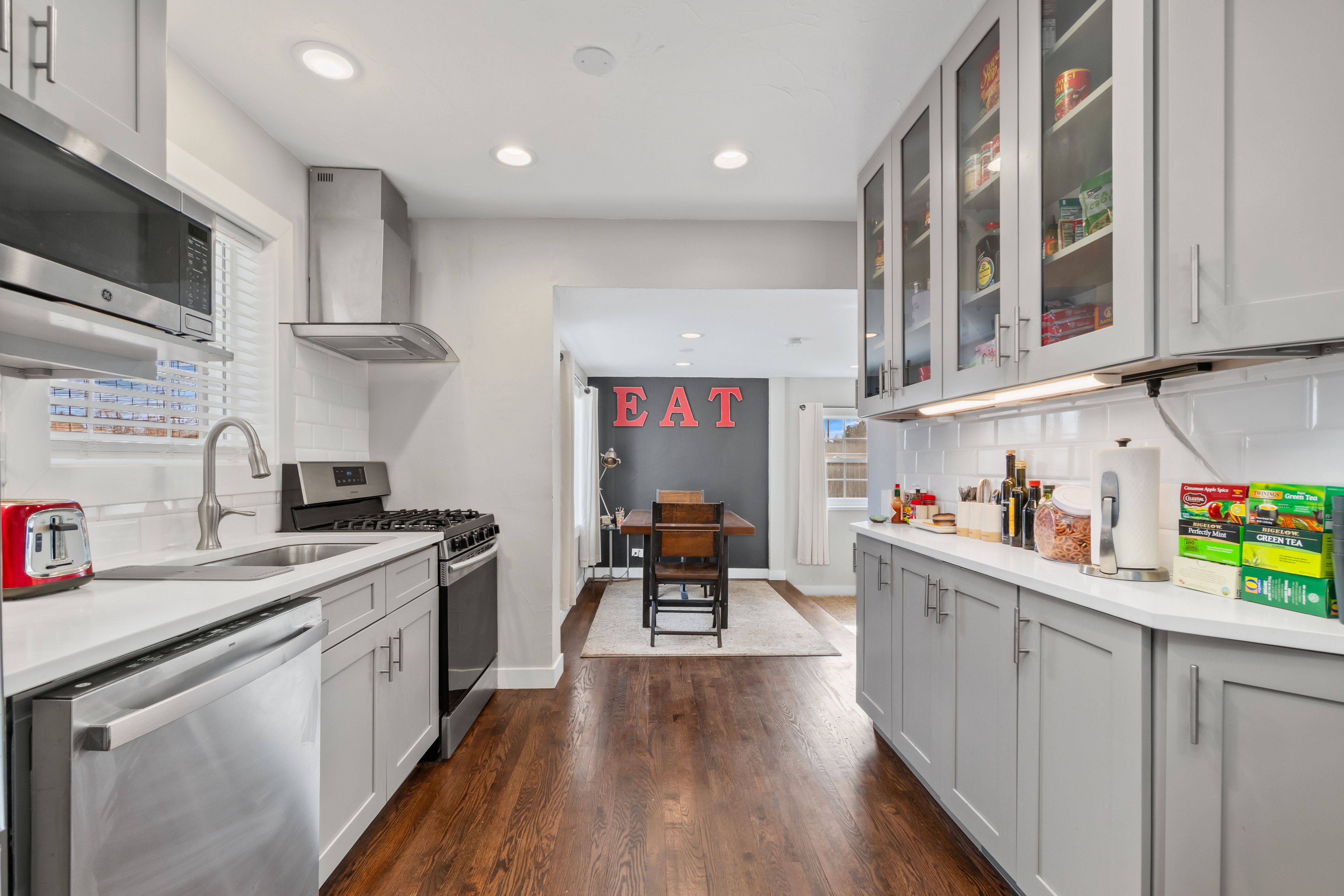  South Park Hill Remodeled 3 Bedroom, 2 Bath Brick Ranch on Corner Lot - 物件實景