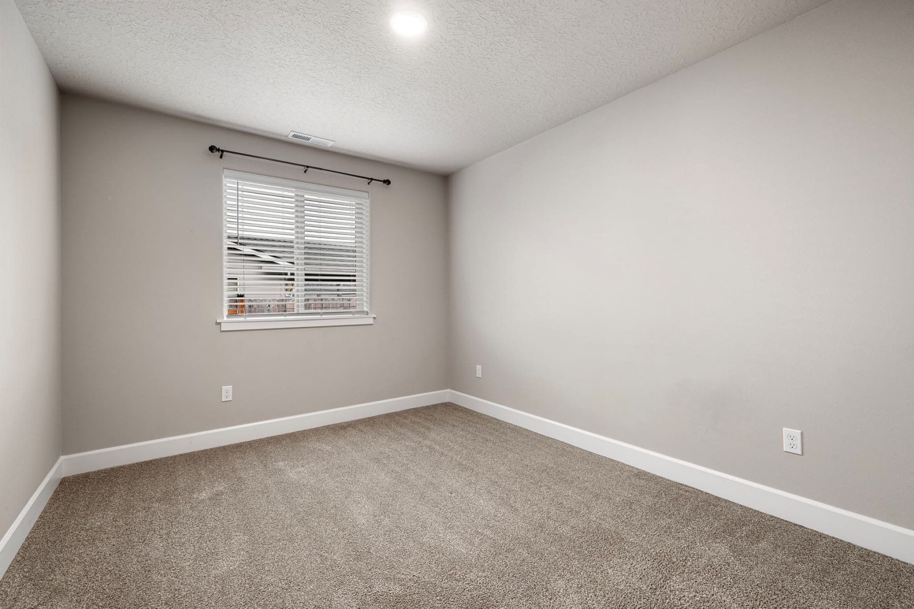  410 S 10TH ST Monroe, OR 97456 - 物件實景