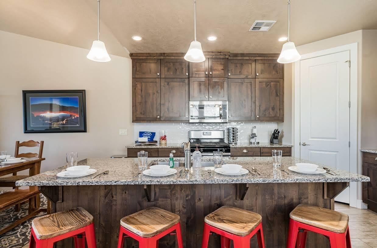 Santa Clara, Utah, 84765, United States, 3 Bedrooms Bedrooms, ,4 BathroomsBathrooms,Residential,For Sale,1981365