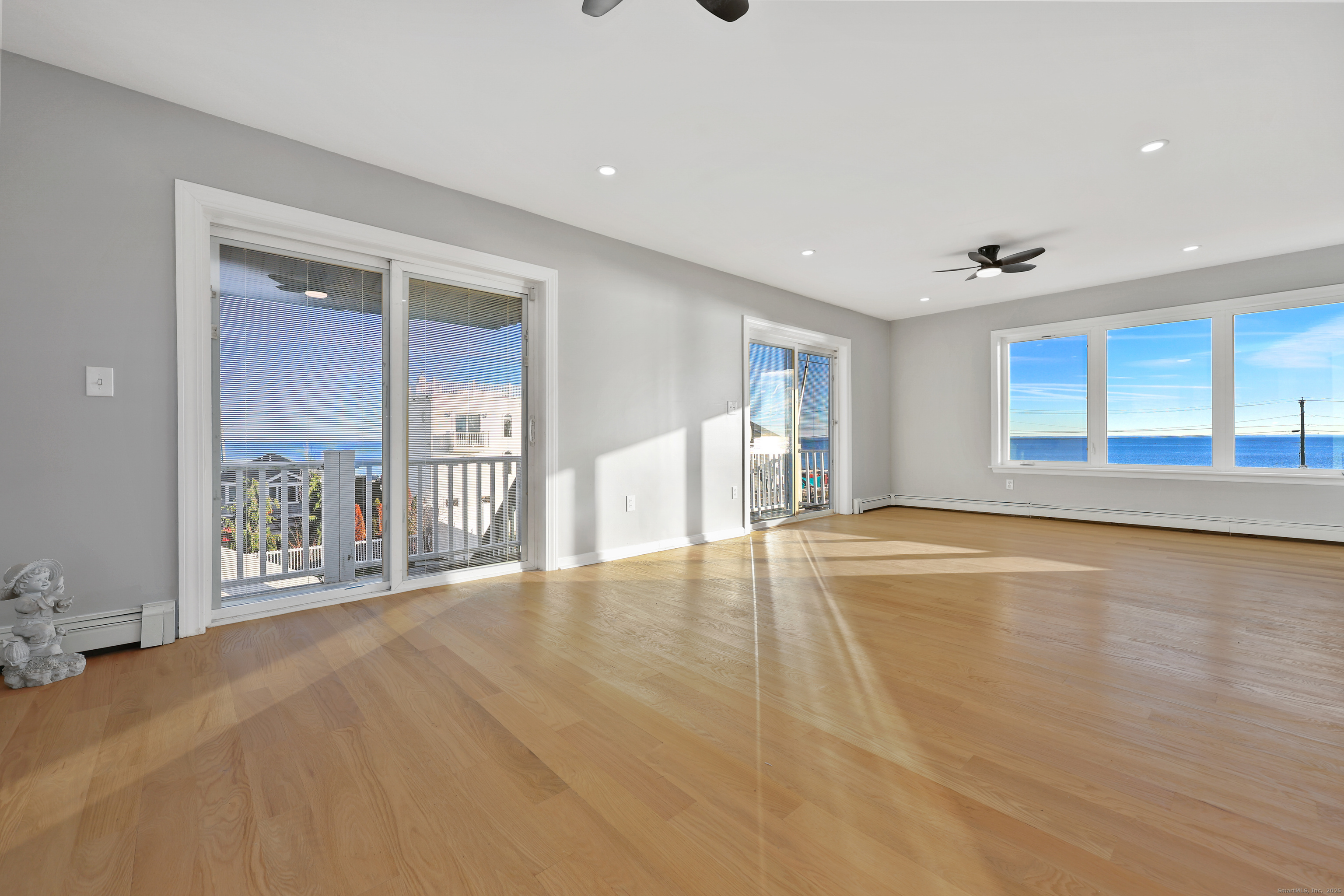 Stratford, Connecticut, 06615, United States, 4 Bedrooms Bedrooms, ,3 BathroomsBathrooms,Residential,For Sale,2003243