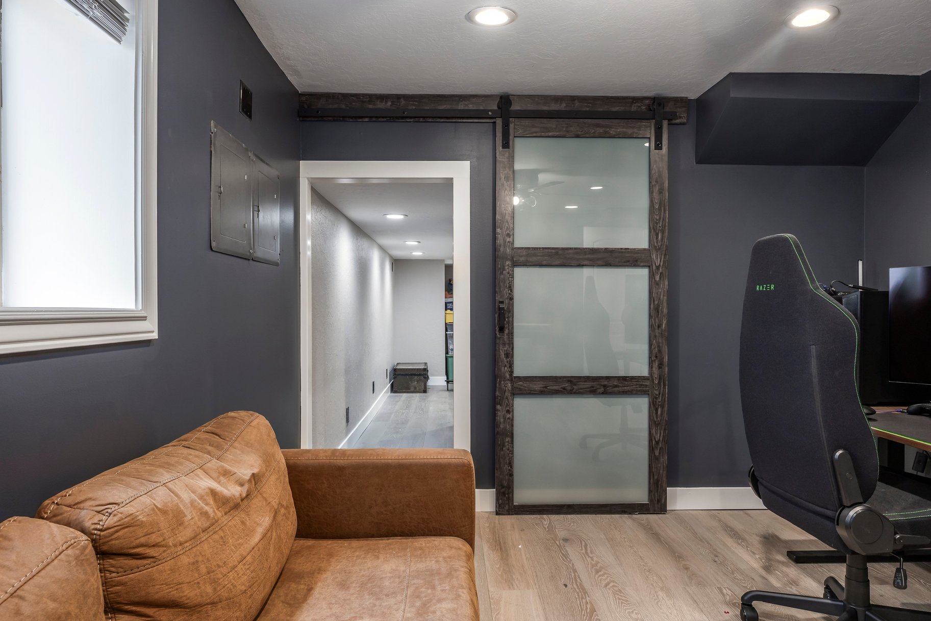  Sandy Gem Near the Canyons with Beautiful Backyard Living - 物件實景