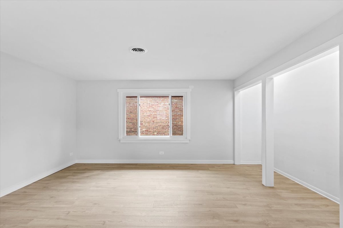 Evergreen Park, Illinois, 60805, United States, 5 Bedrooms Bedrooms, ,4 BathroomsBathrooms,Residential,For Sale,1972389