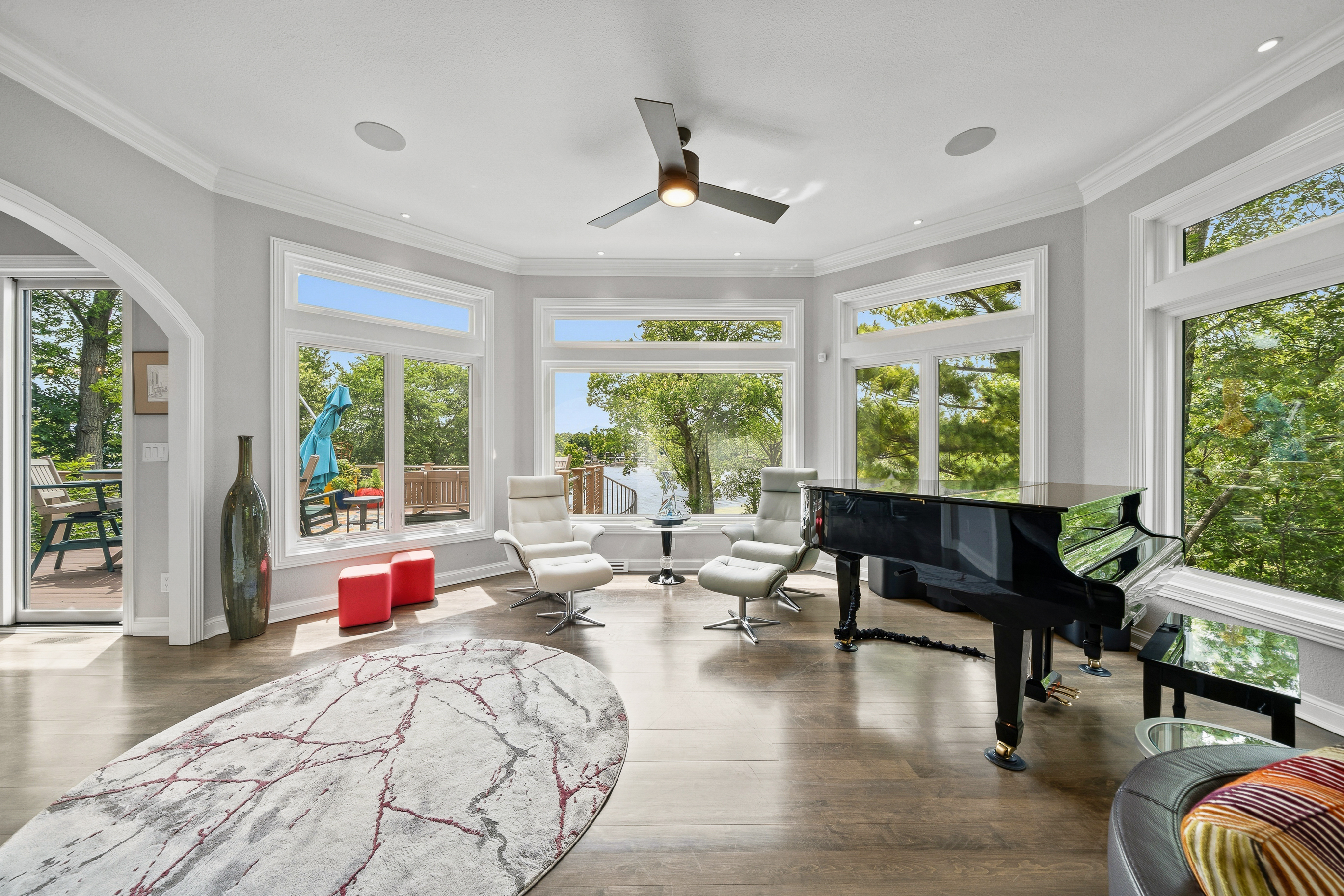  The Pinnacle of Luxury Living: 2.3-Acre Private Tichigan Lake Estate - 物件實景