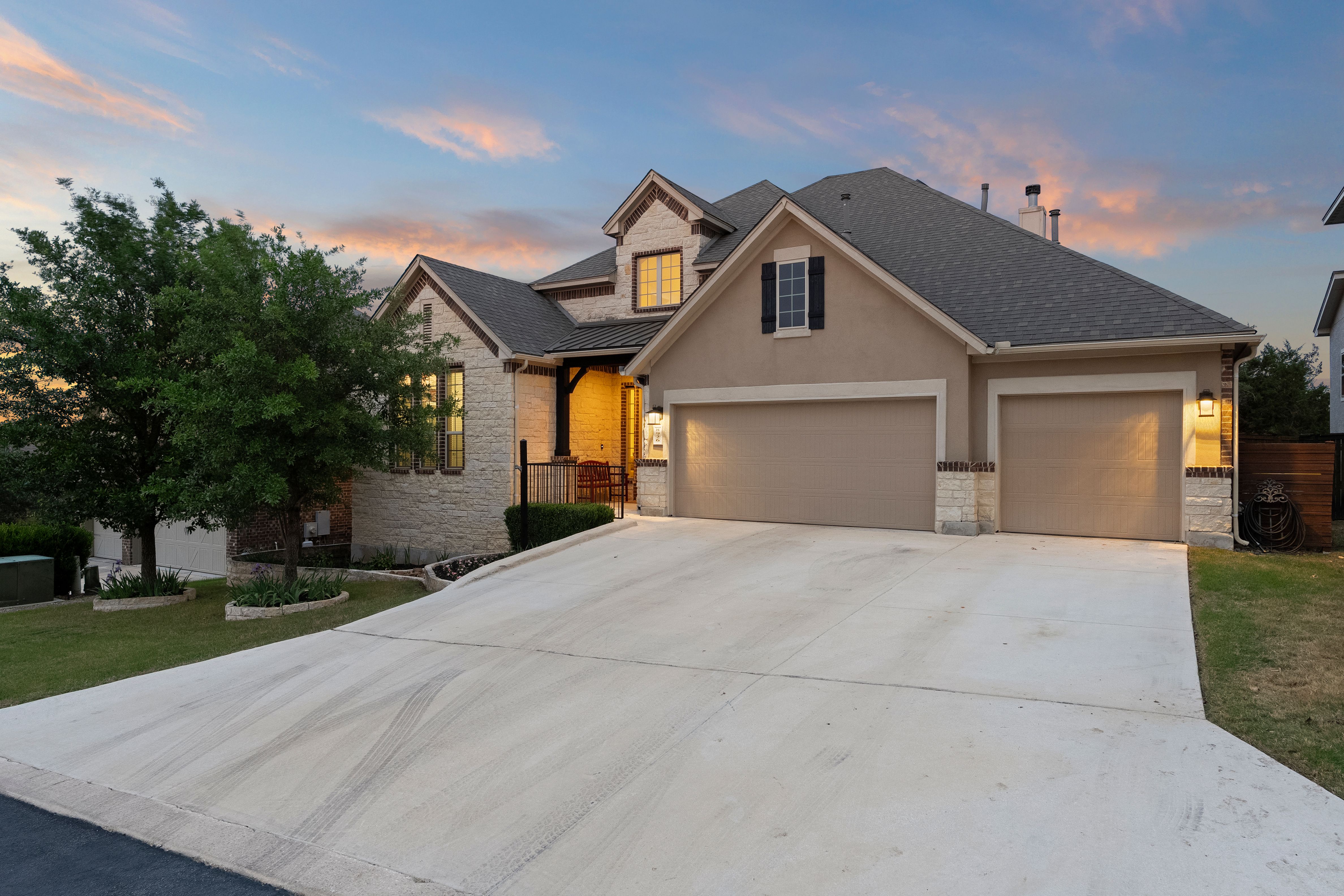  Thoughtfully Designed with Exceptional Floor Plan - 物件實景