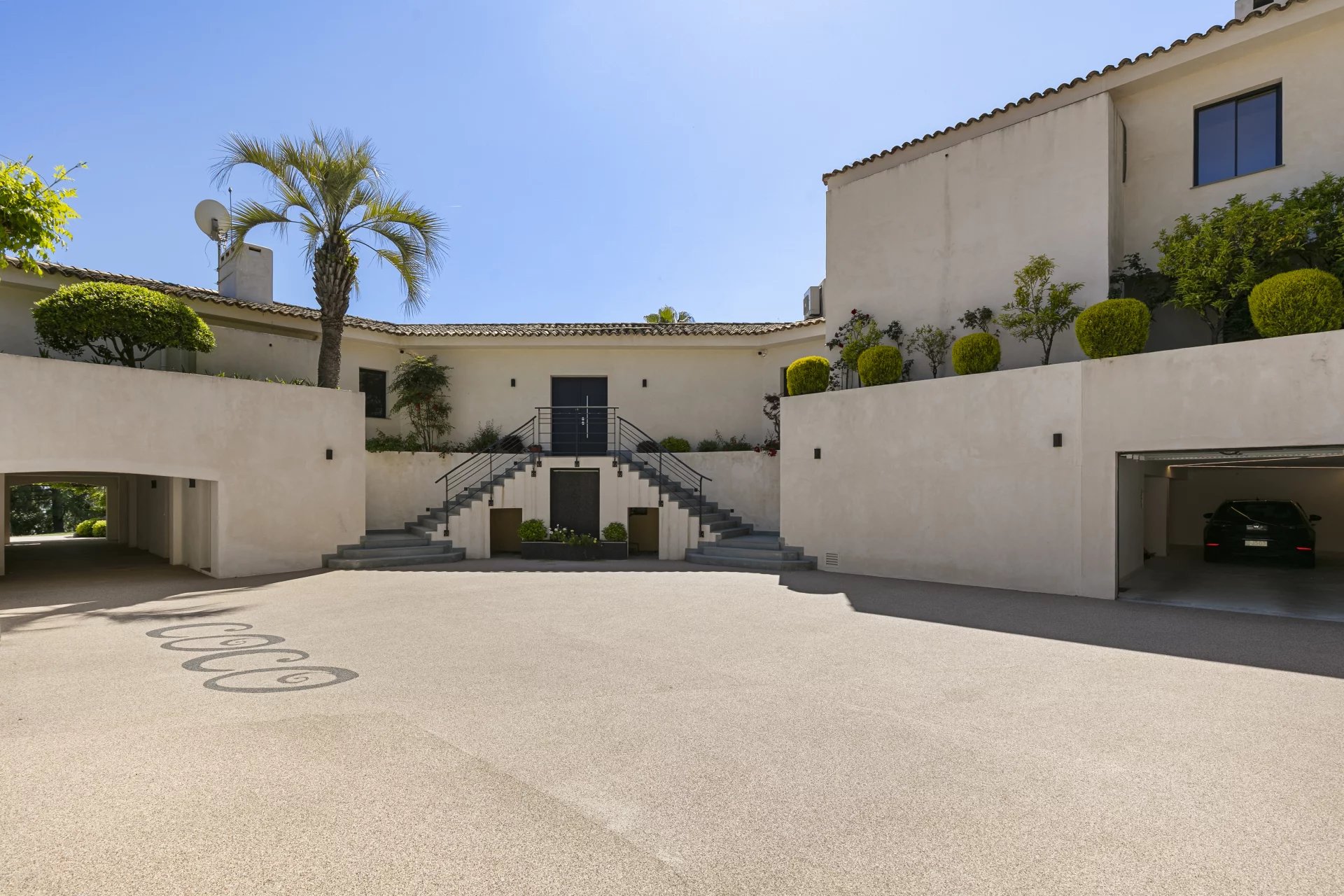 Saint-Paul-de-Vence, Provence-Alpes-Côte d’Azur, 06570, FR, 10 Bedrooms Bedrooms, ,14 BathroomsBathrooms,Residential,For Sale,1819144