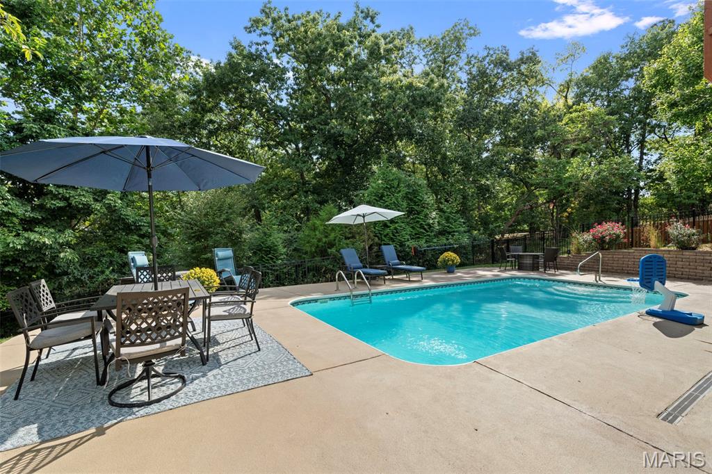 Wildwood, Missouri, 63040, United States, 5 Bedrooms Bedrooms, ,5 BathroomsBathrooms,Residential,For Sale,1941810
