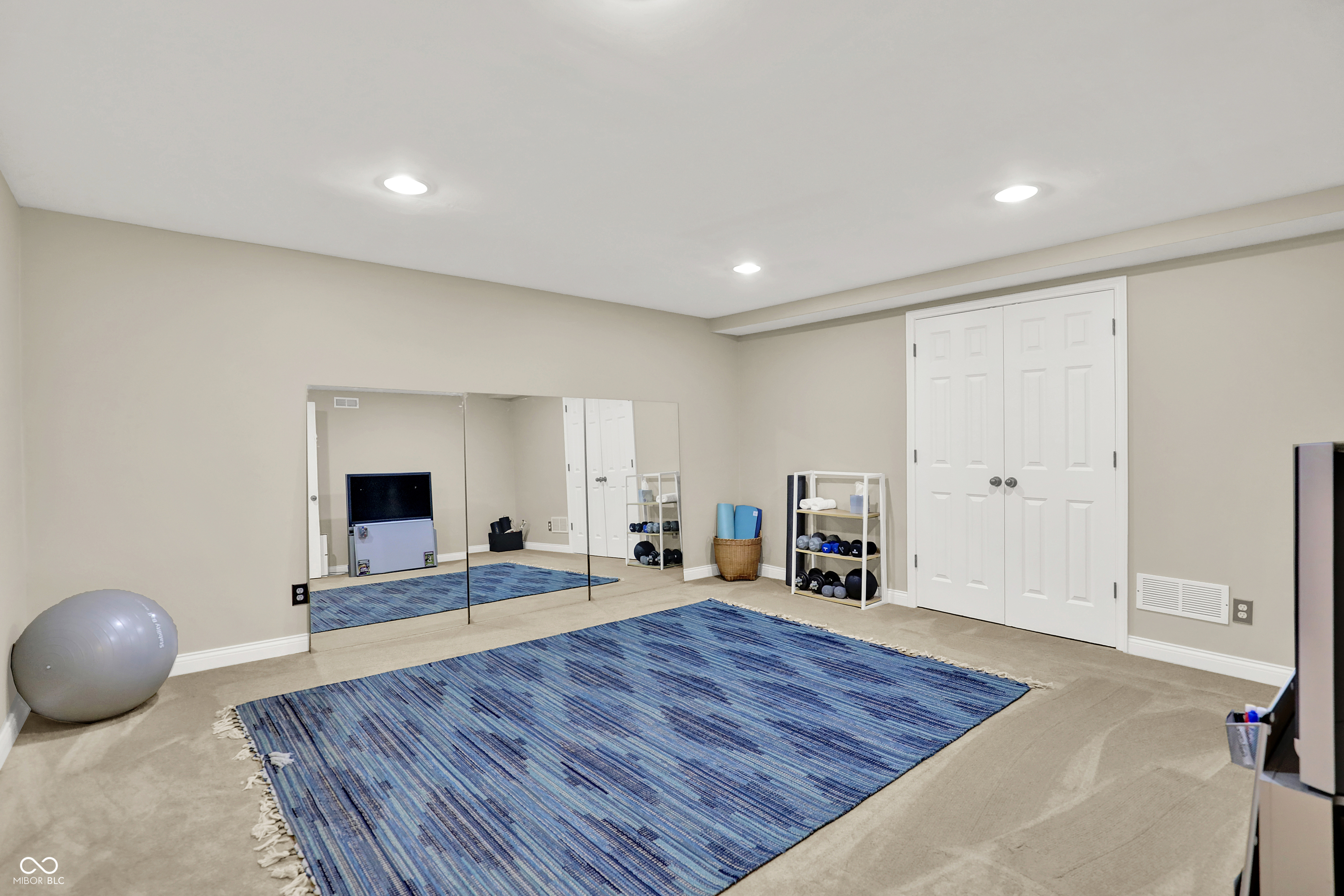 Zionsville, Indiana, 46077, United States, 5 Bedrooms Bedrooms, ,5 BathroomsBathrooms,Residential,For Sale,1978641