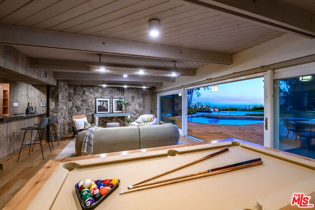 Beverly Hills, California, 90210, United States, 6 Bedrooms Bedrooms, ,6 BathroomsBathrooms,Residential,For Sale,1793530