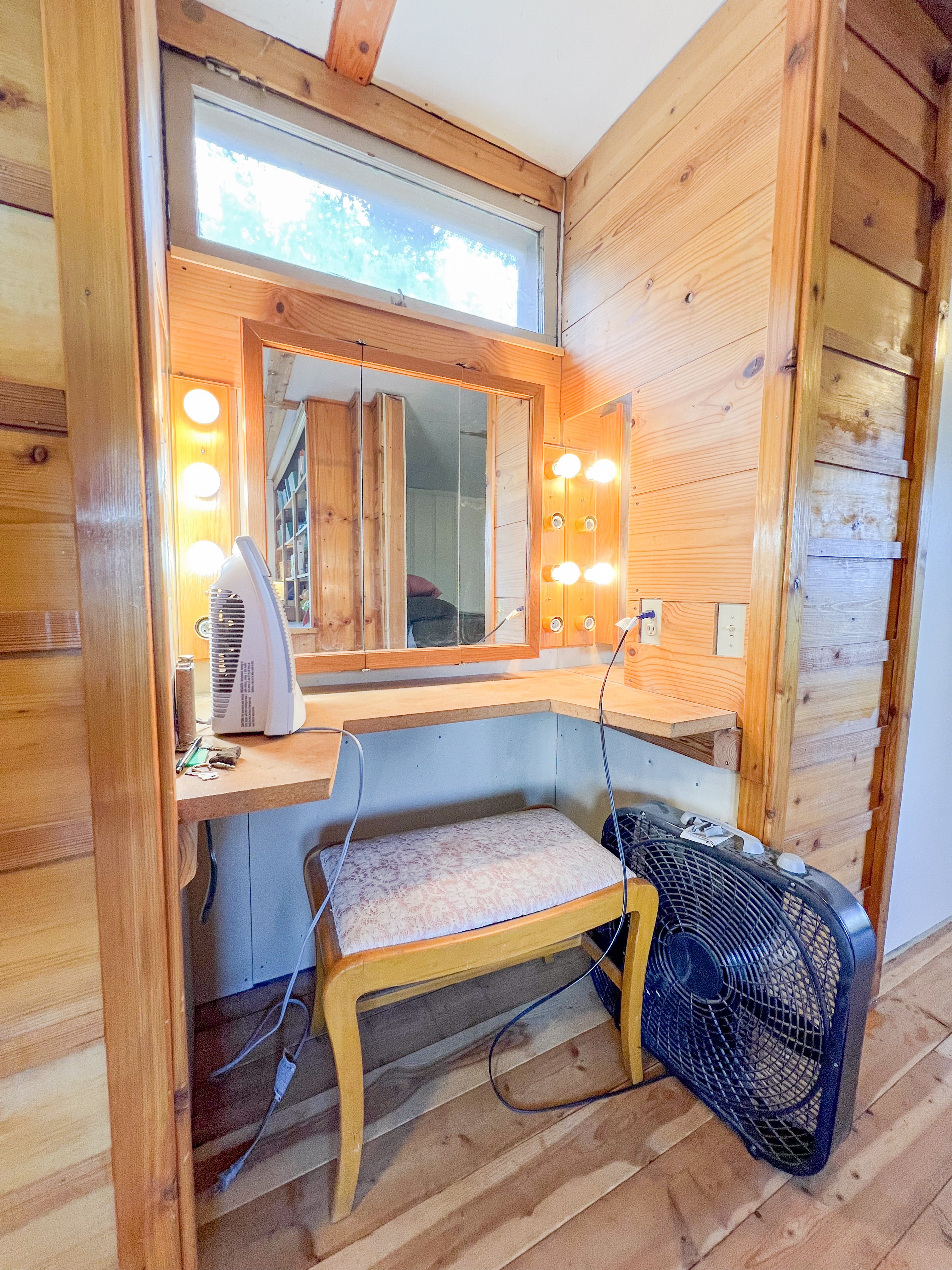 Kettle Falls, Washington, 99141, United States, 3 Bedrooms Bedrooms, ,2 BathroomsBathrooms,Residential,For Sale,1985709