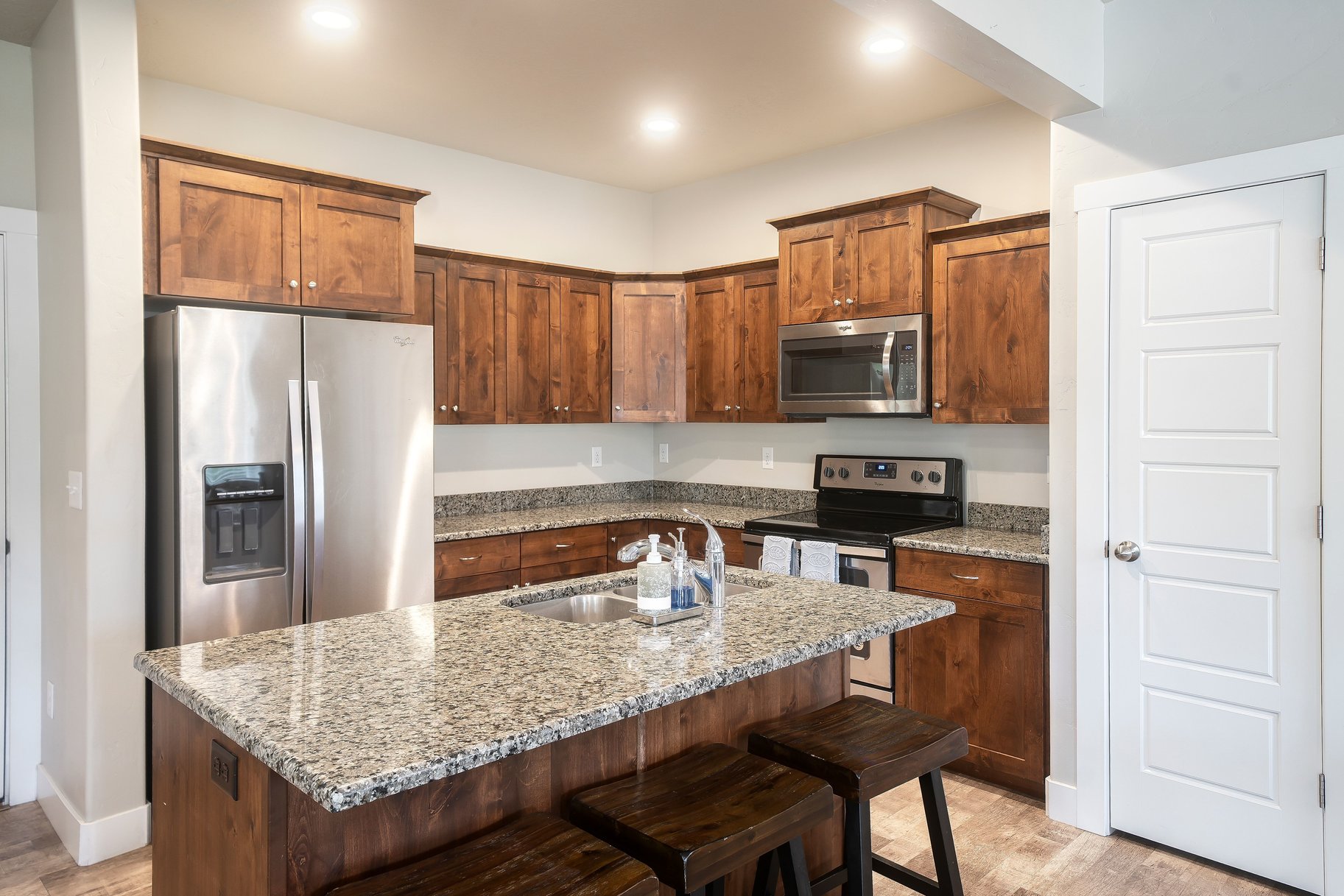  Charming, Very Clean End Unit Townhome in Logan - 物件實景