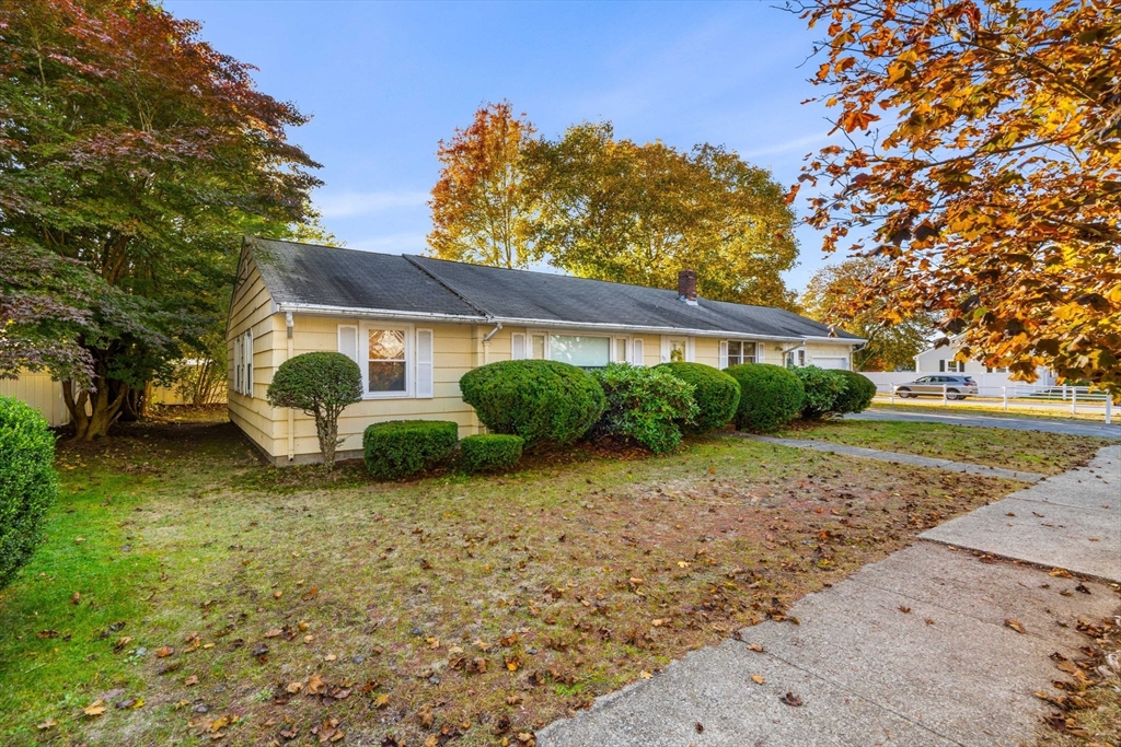 Lawrence, Massachusetts, 01843, United States, 3 Bedrooms Bedrooms, ,2 BathroomsBathrooms,Residential,For Sale,1999153