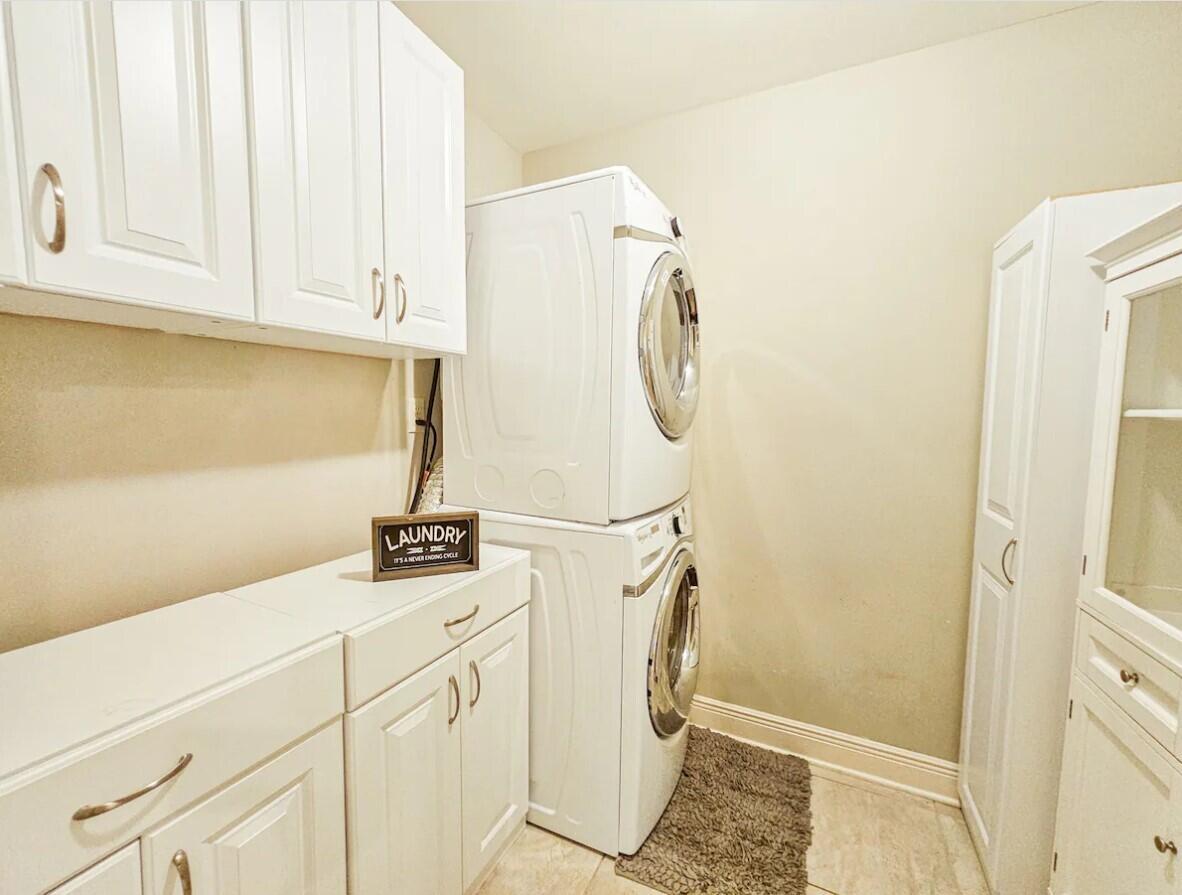 Fort Walton Beach, Florida, 32547, United States, 4 Bedrooms Bedrooms, ,2 BathroomsBathrooms,Residential,For Sale,1978074