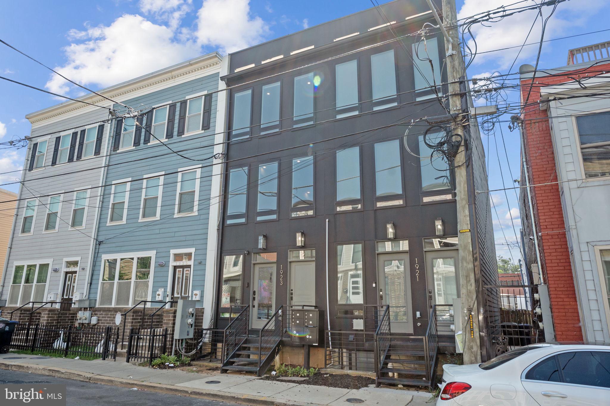 Washington, District of Columbia, 20002, United States, 3 Bedrooms Bedrooms, ,3 BathroomsBathrooms,Residential,For Sale,1928726