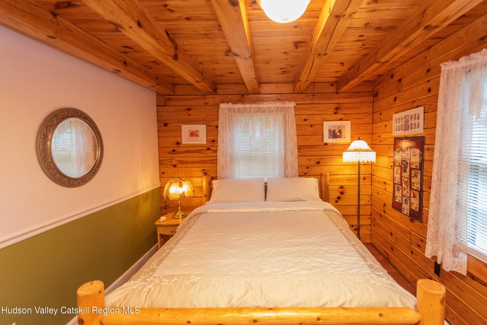 New Paltz, New York, 12561, United States, 3 Bedrooms Bedrooms, ,3 BathroomsBathrooms,Residential,For Sale,1873617