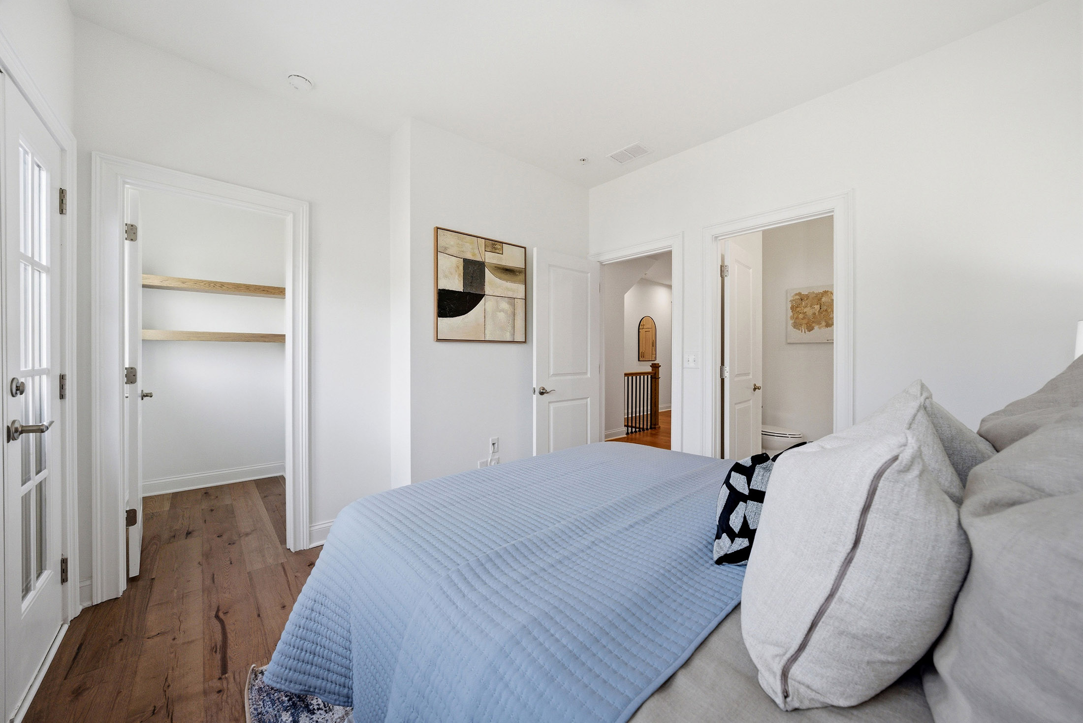  Location, Livability and Thoughtful Upgrades in a One-of-a-Kind Setting - 物件實景