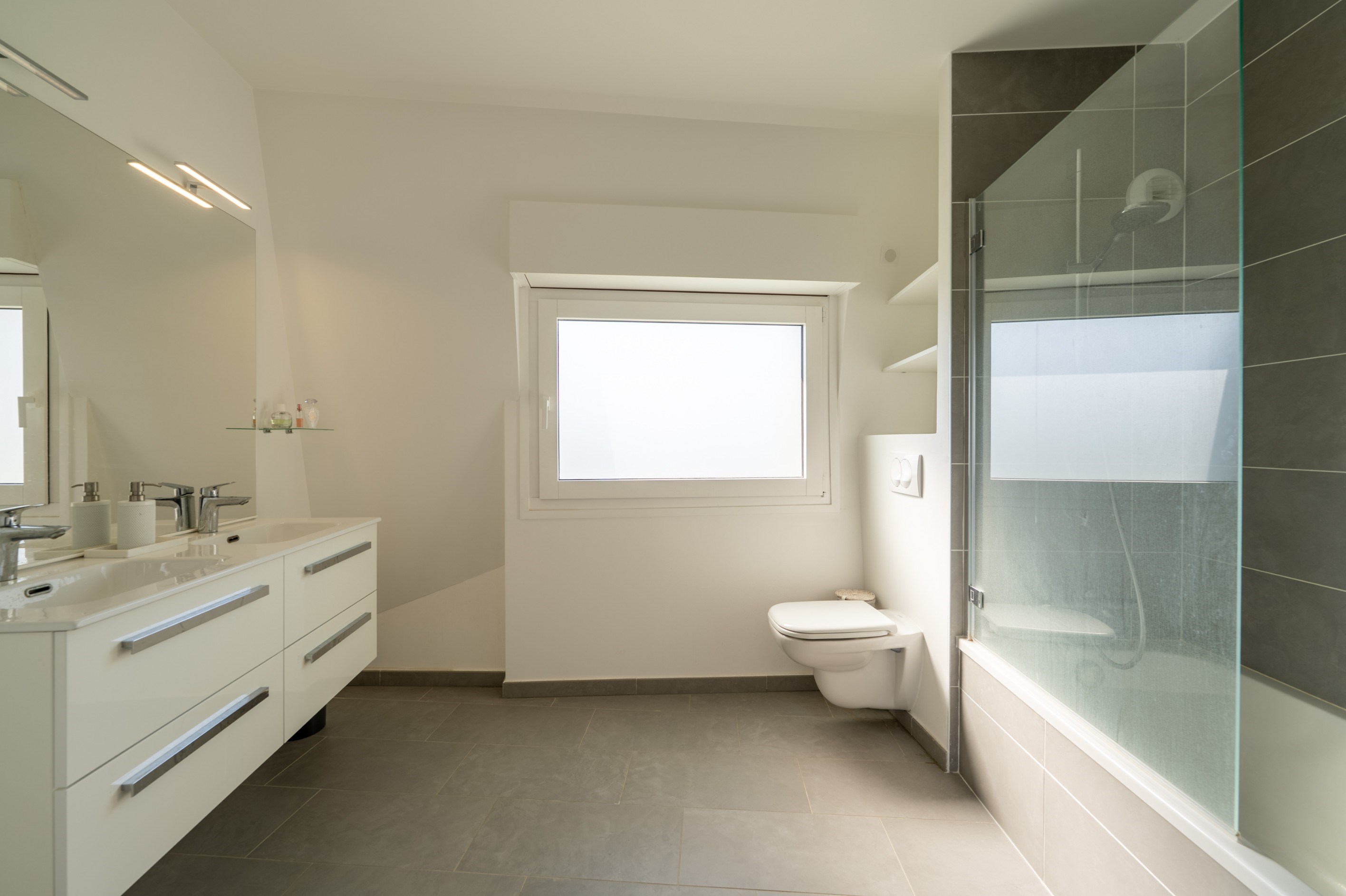  Elegant 105 m² family apartment with a terrace in the heart of Annecy - 物件實景