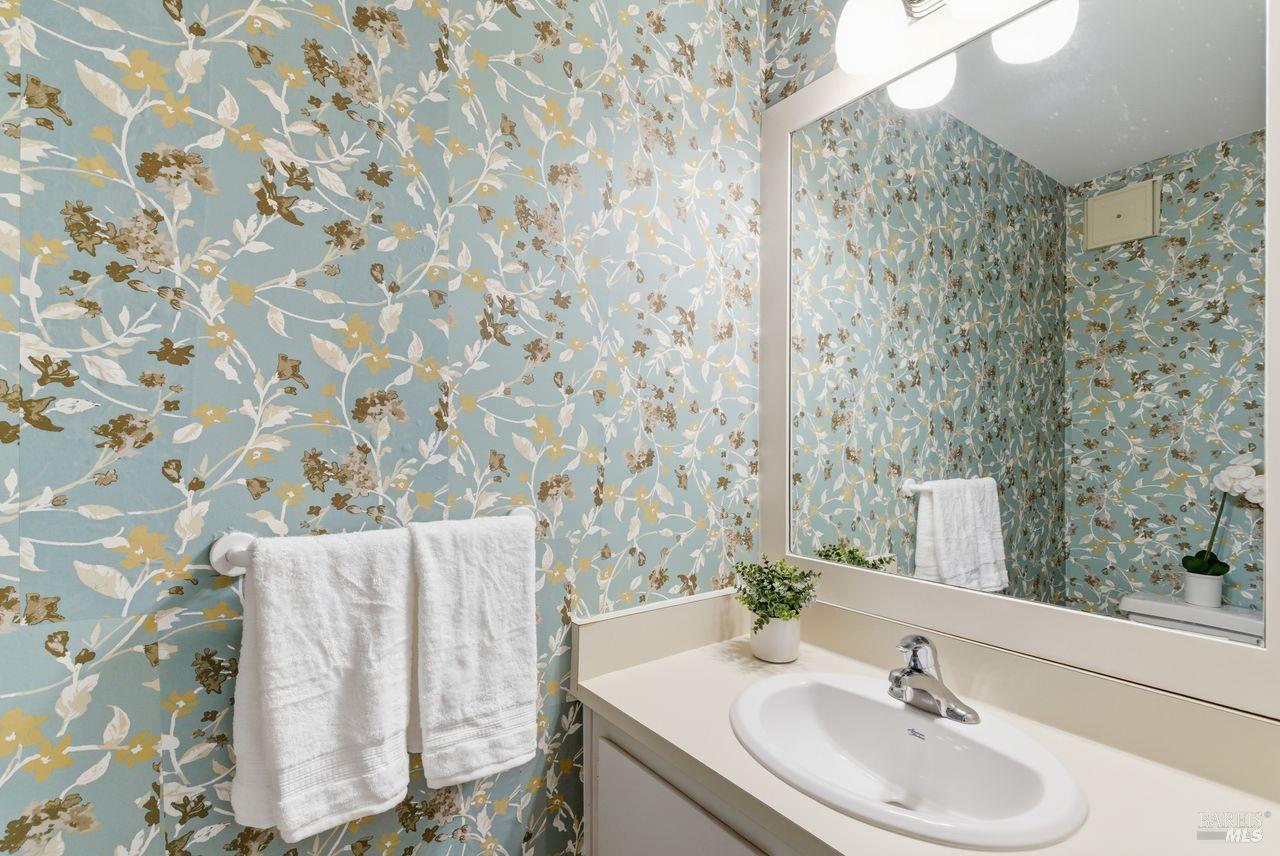 Sausalito, California, 94965, United States, 3 Bedrooms Bedrooms, ,3 BathroomsBathrooms,Residential,For Sale,1990897