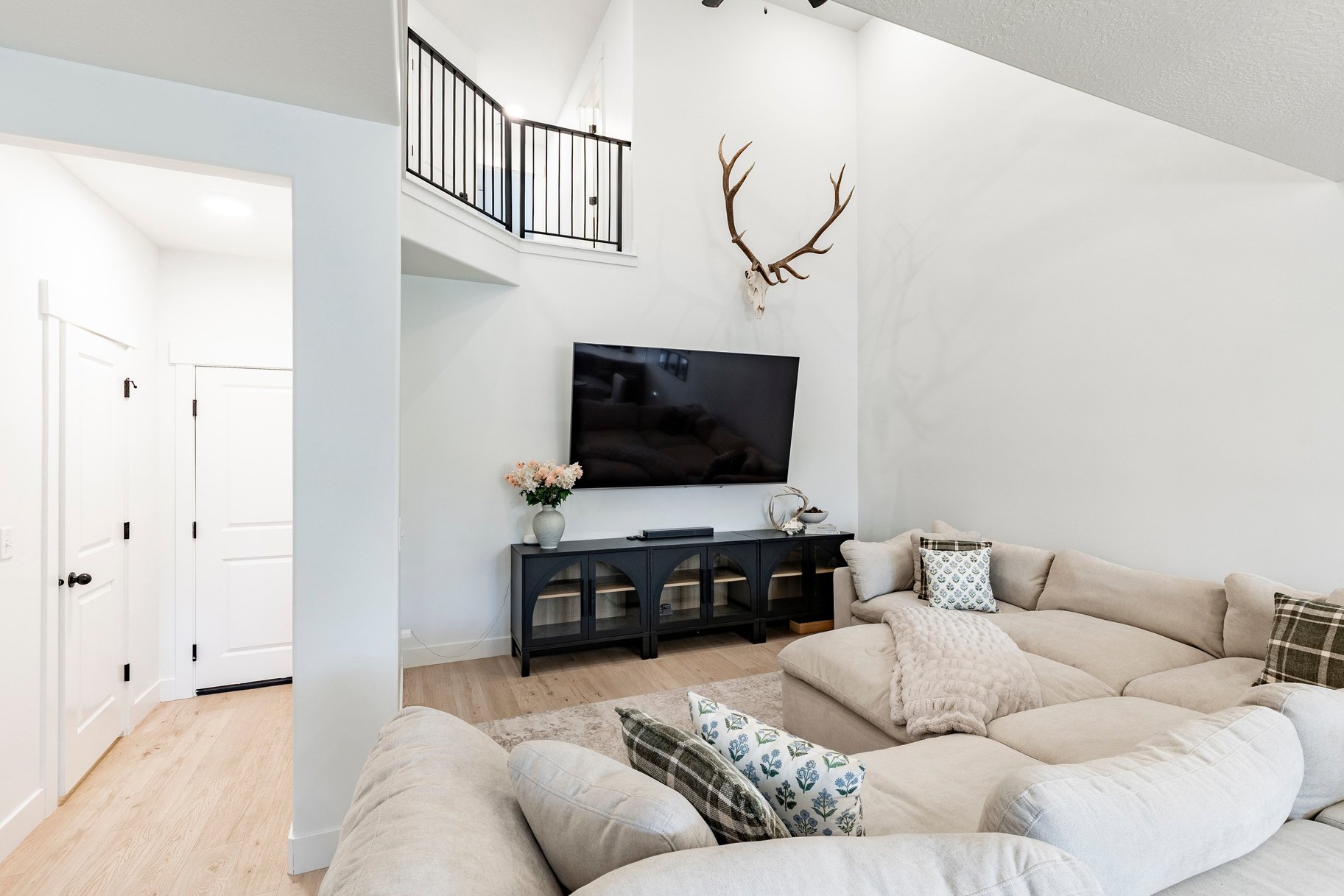  Beautifully Upgraded Townhome - 物件實景
