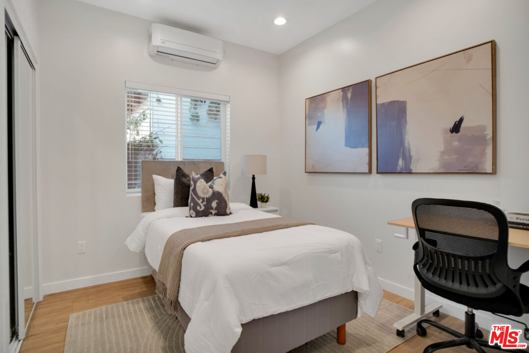 Los Angeles, California, 90025, United States, 5 Bedrooms Bedrooms, ,4 BathroomsBathrooms,Residential,For Sale,1934353