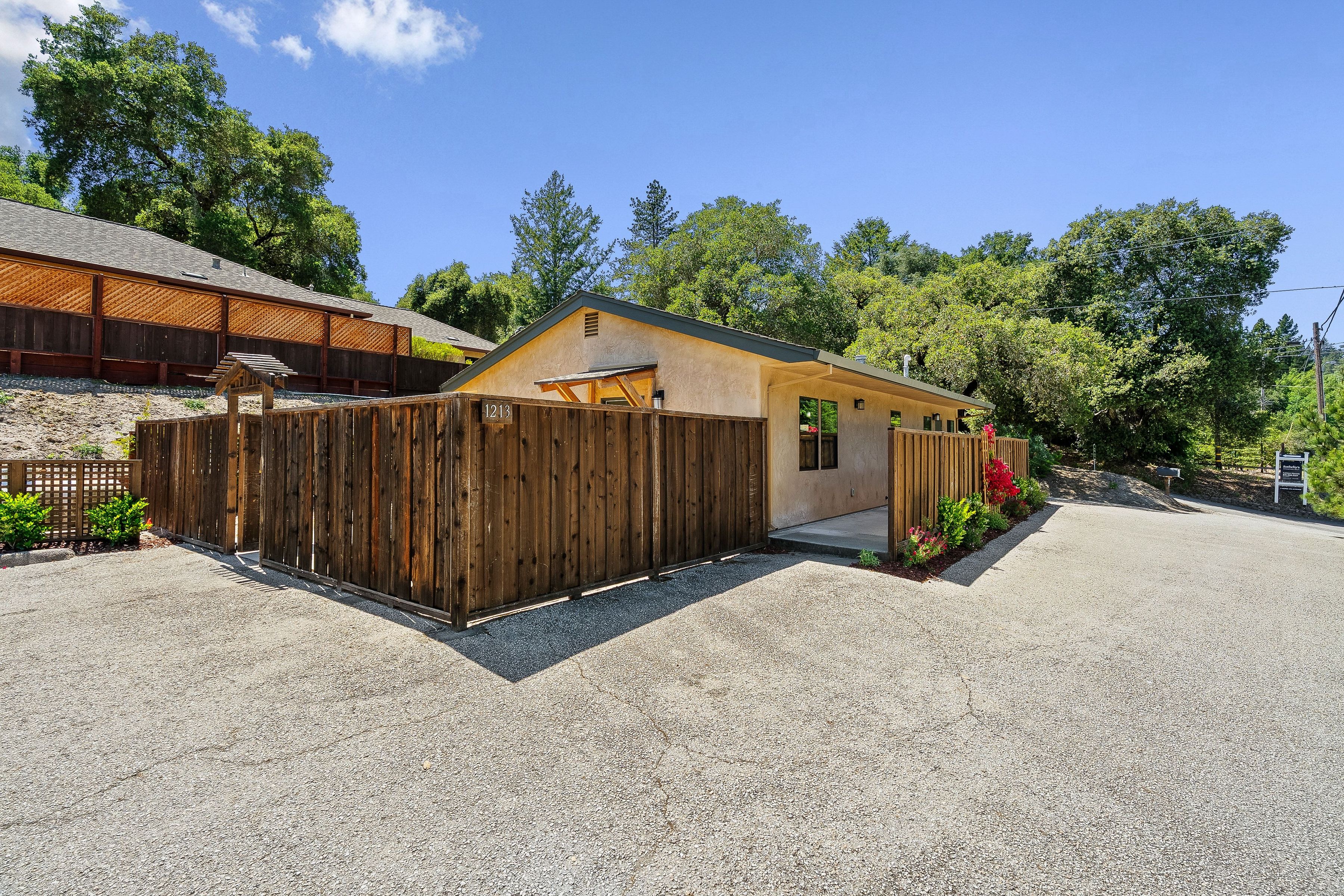  141 Whistler Court - 物件實景