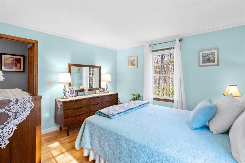 Methuen, Massachusetts, 01844, United States, 3 Bedrooms Bedrooms, ,1 BathroomBathrooms,Residential,For Sale,1981024