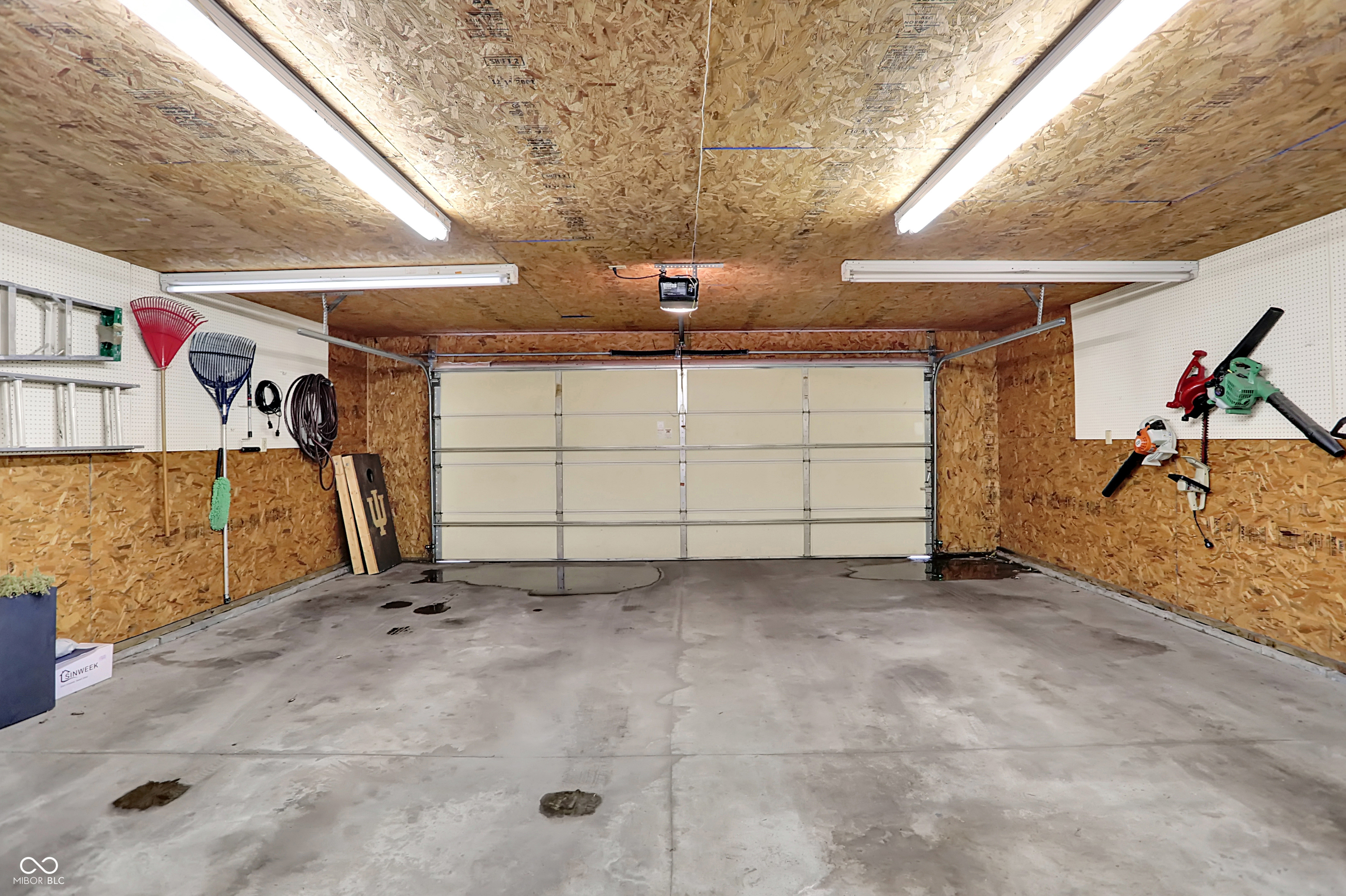 Indianapolis, Indiana, 46205, United States, 3 Bedrooms Bedrooms, ,2 BathroomsBathrooms,Residential,For Sale,2005360