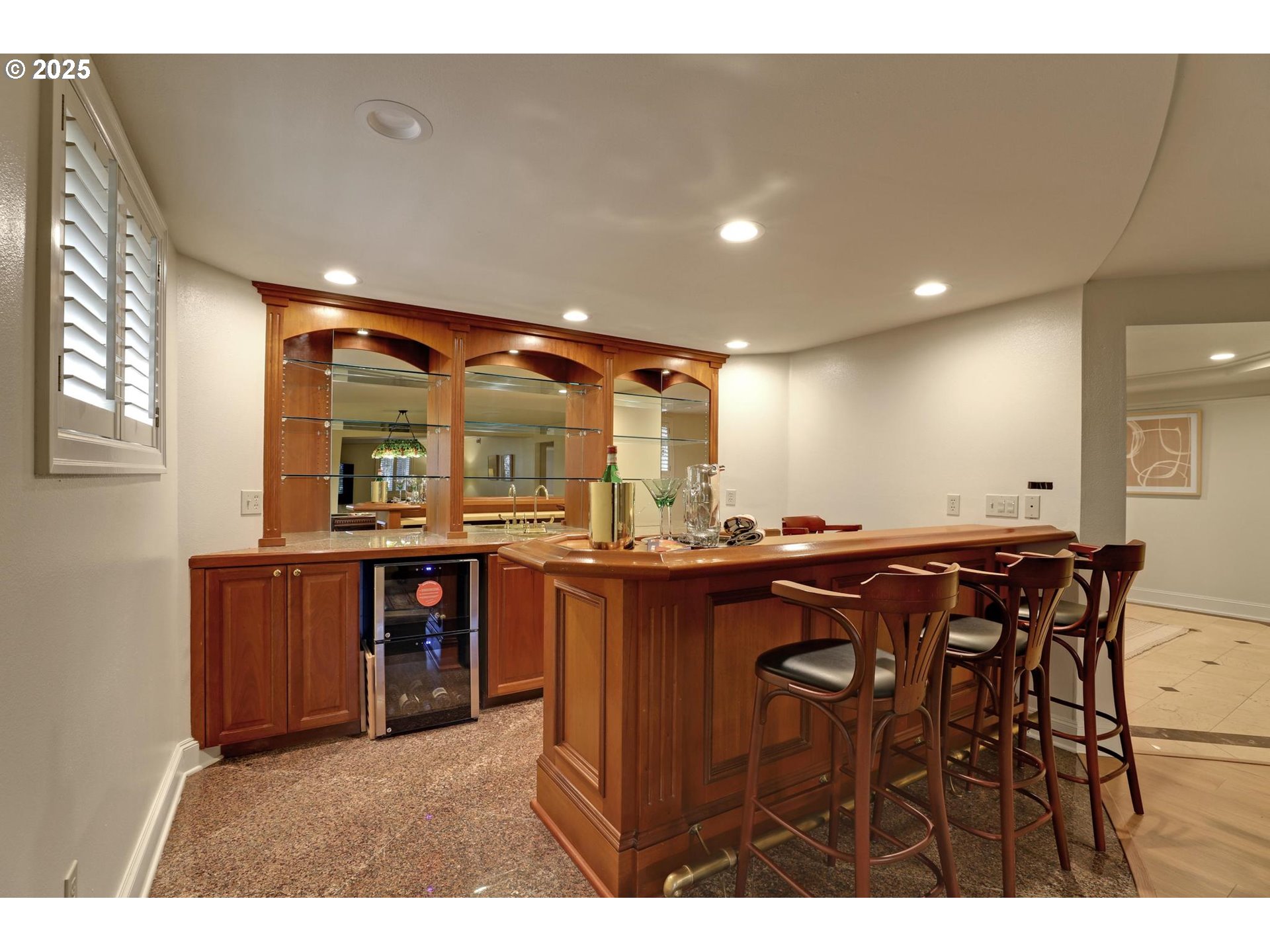 Portland, Oregon, 97205, United States, 4 Bedrooms Bedrooms, ,4 BathroomsBathrooms,Residential,For Sale,1795097