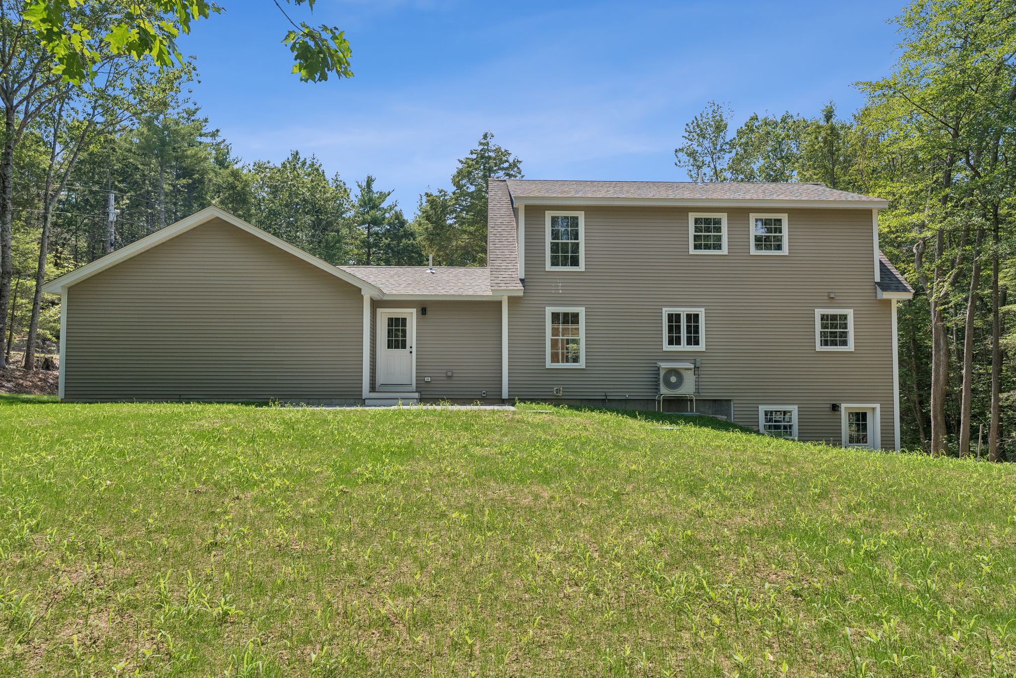 York, Maine, 03909, United States, 4 Bedrooms Bedrooms, ,3 BathroomsBathrooms,Residential,For Sale,1929504