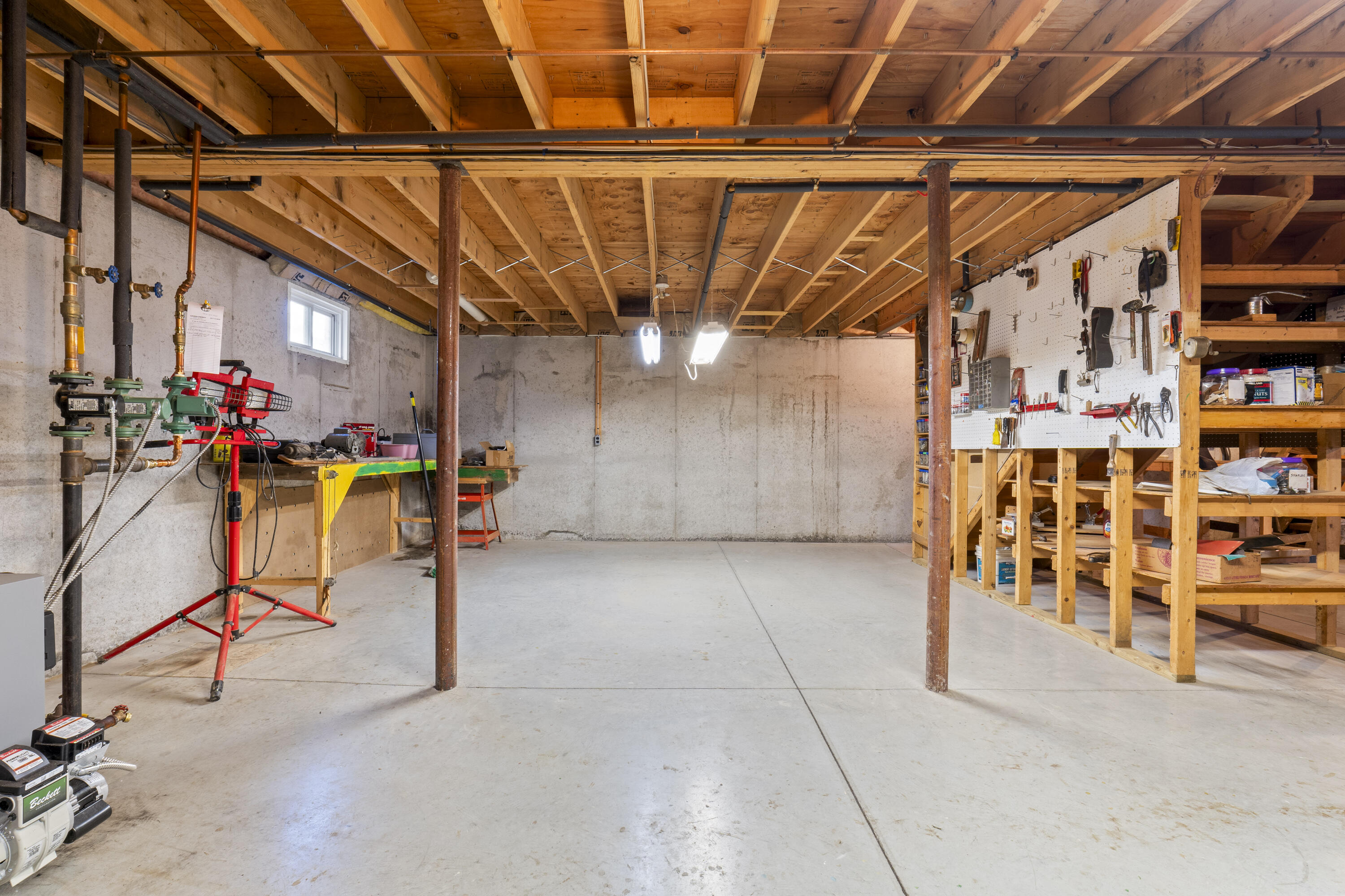 Brunswick, Maine, 04011, United States, 3 Bedrooms Bedrooms, ,3 BathroomsBathrooms,Residential,For Sale,1988184