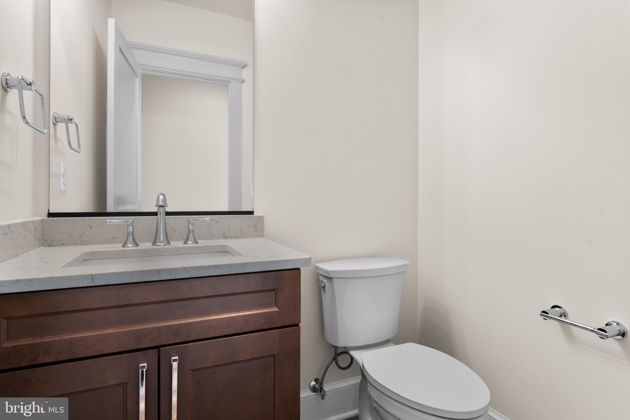 Warrenton, Virginia, 20187, United States, 5 Bedrooms Bedrooms, ,5 BathroomsBathrooms,Residential,For Sale,1977329